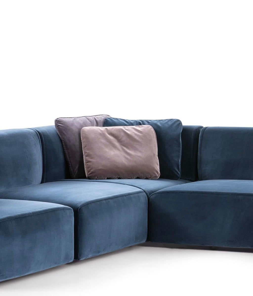 https://a.1stdibscdn.com/patricia-urquiola-bowl-sofa-for-cassina-for-sale-picture-9/f_14272/f_431645521736949950030/Captura_de_pantalla_2025_01_15_a_las_15_00_39_master.jpg