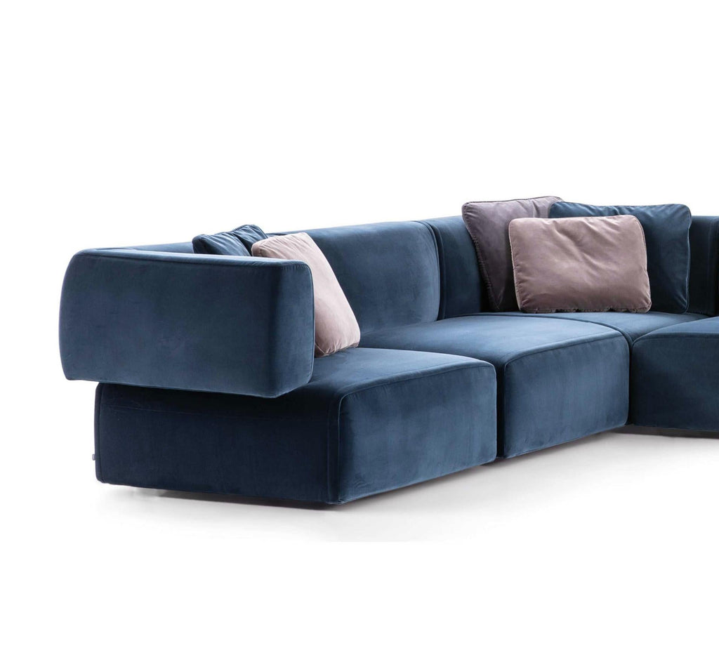 https://a.1stdibscdn.com/patricia-urquiola-bowl-sofa-for-cassina-for-sale-picture-7/f_14272/f_431645521736949949748/Captura_de_pantalla_2025_01_15_a_las_15_00_55_master.jpg