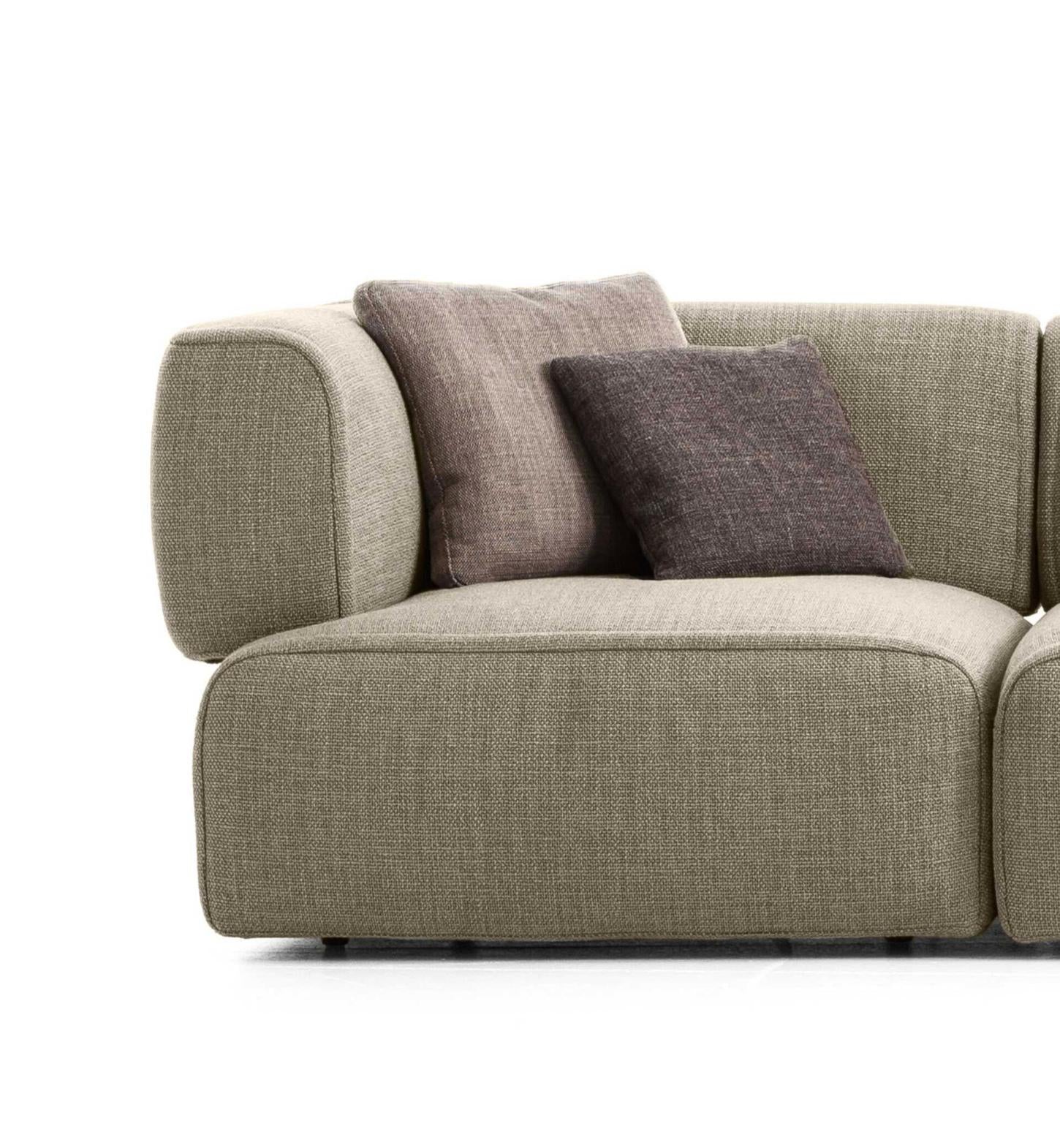 https://a.1stdibscdn.com/patricia-urquiola-bowl-sofa-for-cassina-for-sale-picture-6/f_14272/f_431648921736951139858/Captura_de_pantalla_2025_01_15_a_las_15_24_41_master.jpg
