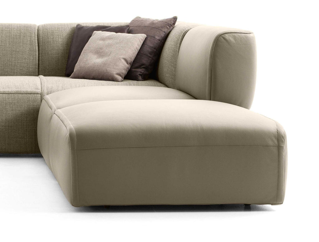 https://a.1stdibscdn.com/patricia-urquiola-bowl-sofa-for-cassina-for-sale-picture-3/f_14272/f_431648921736951139997/Captura_de_pantalla_2025_01_15_a_las_15_24_54_master.jpg