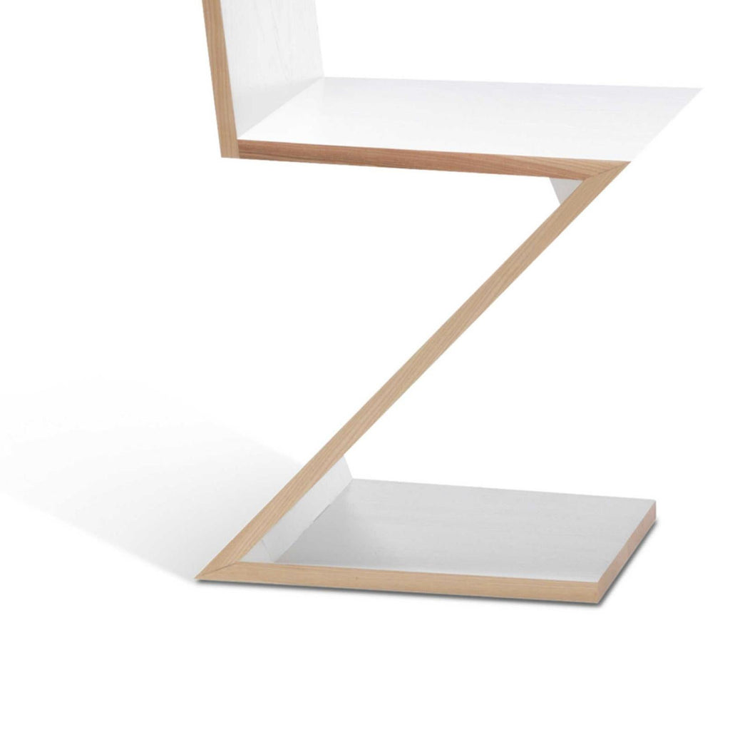 https://a.1stdibscdn.com/gerrit-thomas-rietveld-zig-zag-chair-for-cassina-for-sale-picture-6/f_14272/f_432303321737378985357/Captura_de_pantalla_2025_01_20_a_las_14_15_33_master.jpg