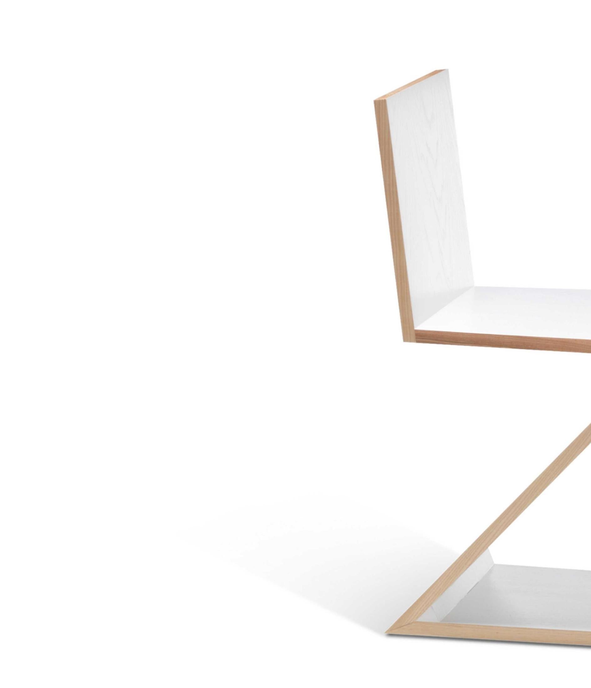 https://a.1stdibscdn.com/gerrit-thomas-rietveld-zig-zag-chair-for-cassina-for-sale-picture-5/f_14272/f_432303321737378985463/Captura_de_pantalla_2025_01_20_a_las_14_15_40_master.jpg