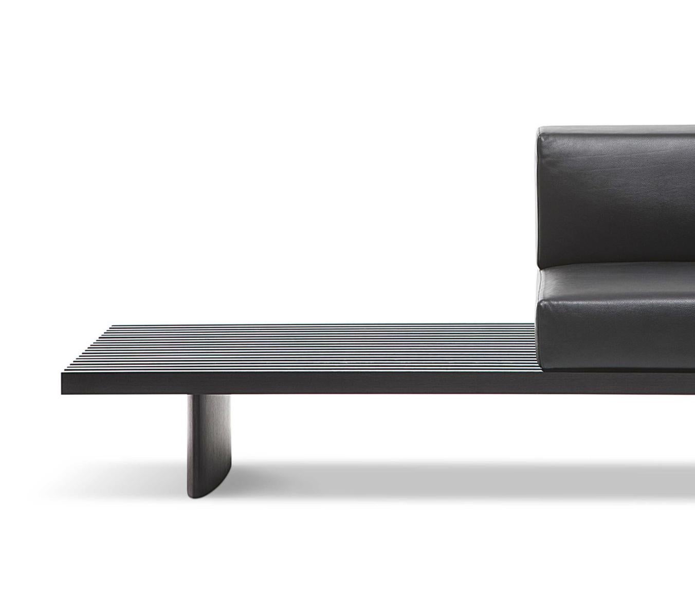 https://a.1stdibscdn.com/charlotte-perriand-refolo-sofa-for-cassina-for-sale-picture-3/f_14272/f_435796921739258281639/Captura_de_pantalla_2025_02_11_a_las_8_14_40_master.jpg