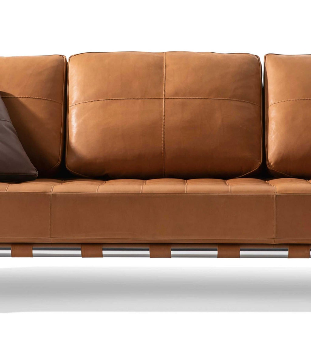 https://a.1stdibscdn.com/philippe-starck-prive-sofa-for-cassina-for-sale-picture-7/f_14272/f_436185621739468656169/Captura_de_pantalla_2025_02_13_a_las_18_42_56_master.jpg