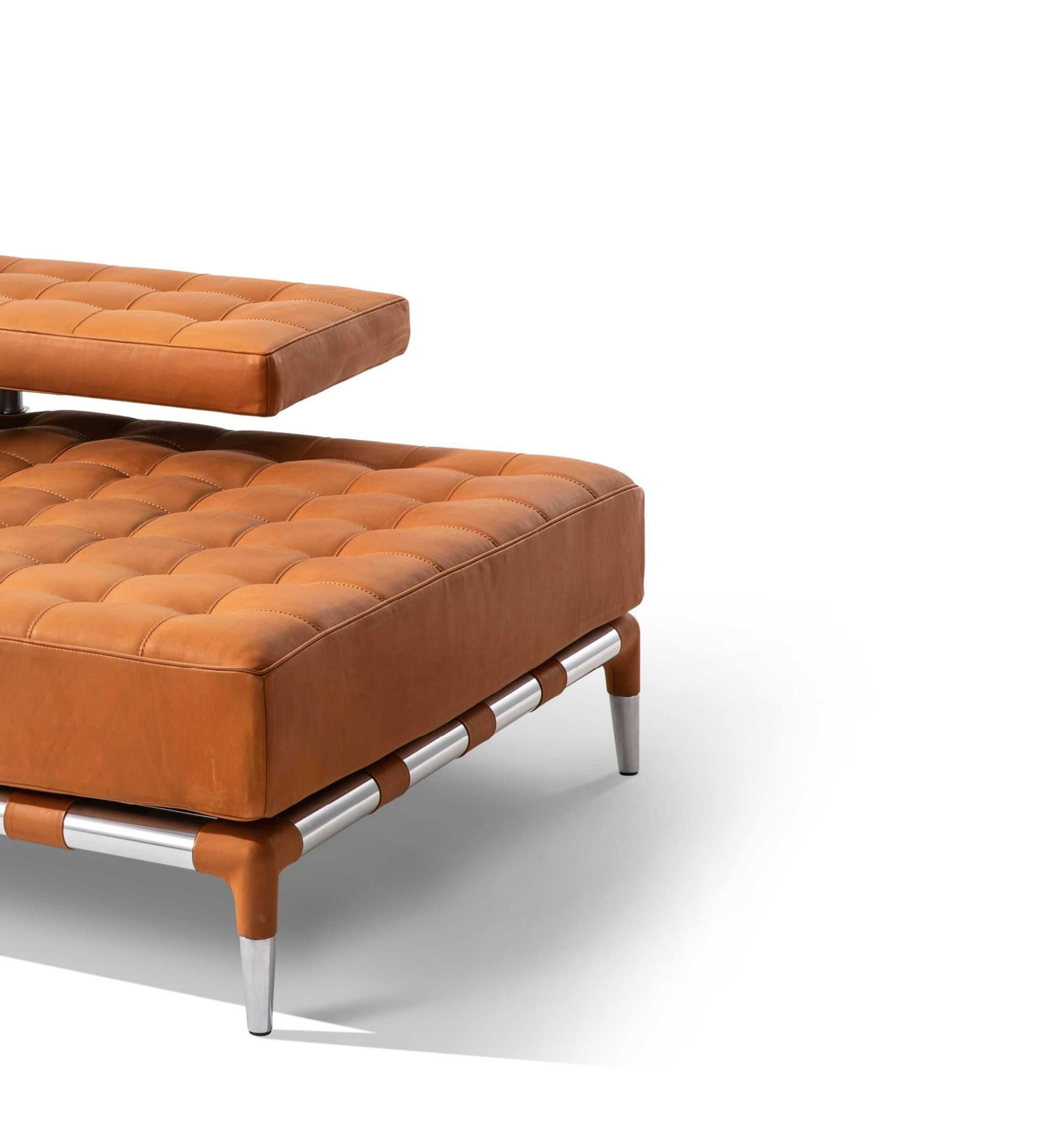 https://a.1stdibscdn.com/philippe-starck-prive-sofa-for-cassina-for-sale-picture-9/f_14272/f_436250521739514223739/Captura_de_pantalla_2025_02_14_a_las_7_16_14_master.jpg