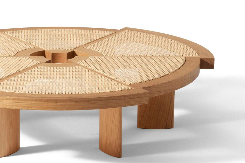 https://a.1stdibscdn.com/charlotte-perriand-rio-coffee-table-for-cassina-for-sale-picture-7/f_14272/f_436458221739617511115/Captura_de_pantalla_2025_02_15_a_las_12_01_57_master.jpg
