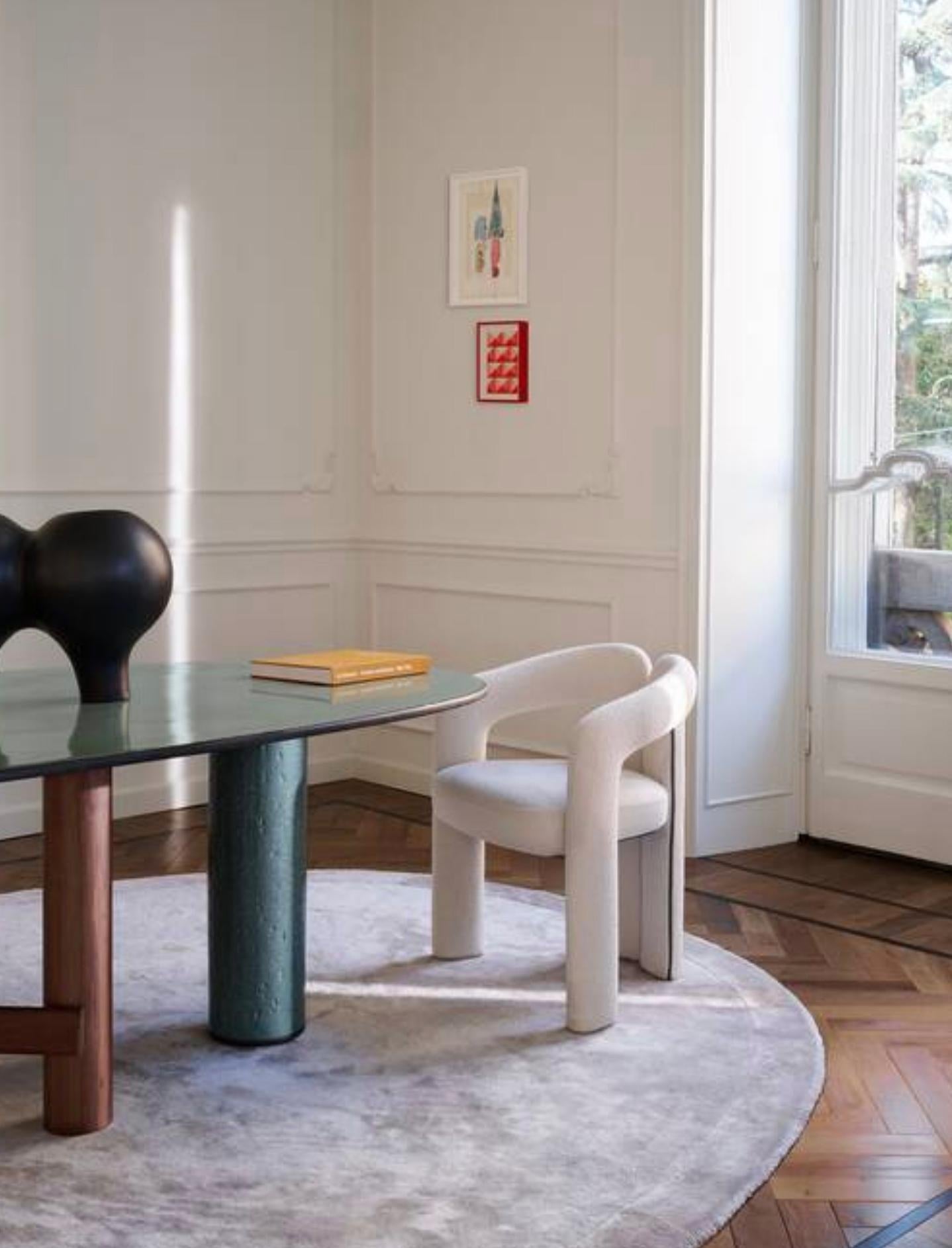 https://a.1stdibscdn.com/patricia-urquiola-sengu-table-for-cassina-for-sale-picture-15/f_14272/f_436632921739795875299/Captura_de_pantalla_2025_02_17_a_las_13_21_34_master.jpg