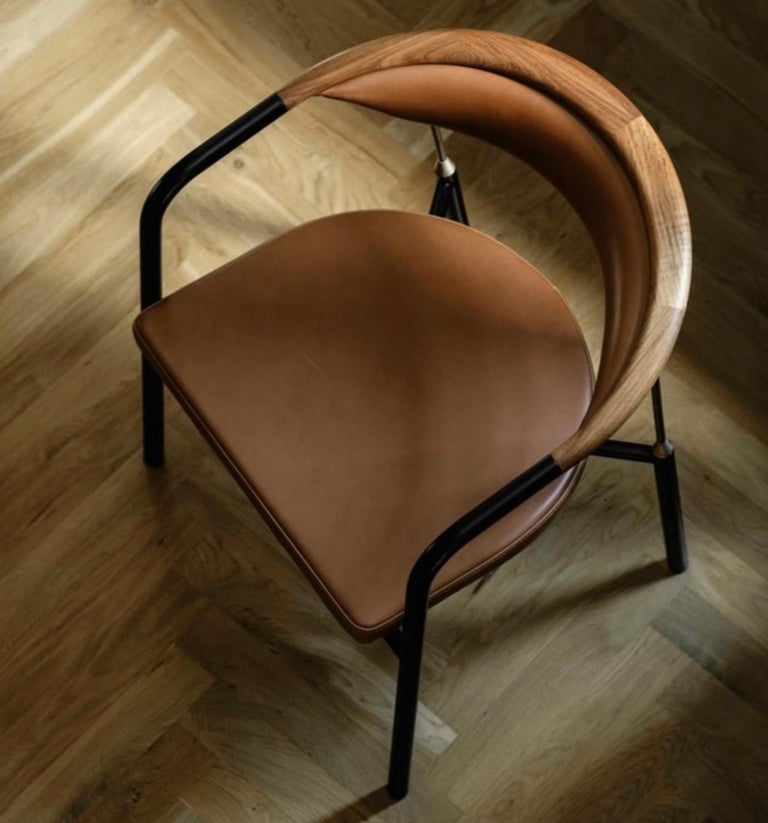 https://a.1stdibscdn.com/henrik-tengler-chairman-wood-types-walnut-upholsterycognac-for-one-collection-for-sale-picture-13/f_14272/f_438119421740590401184/Captura_de_pantalla_2025_02_26_a_las_17_37_35_master.jpg?width=768