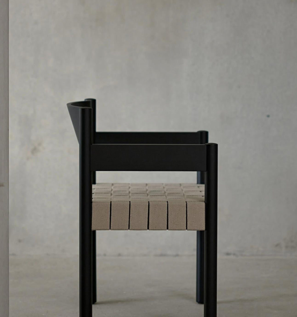 https://a.1stdibscdn.com/friis-and-moltke-norgaard-armchair-for-one-collection-for-sale-picture-12/f_14272/f_438777721741023359725/Captura_de_pantalla_2025_03_03_a_las_18_33_11_master.jpg