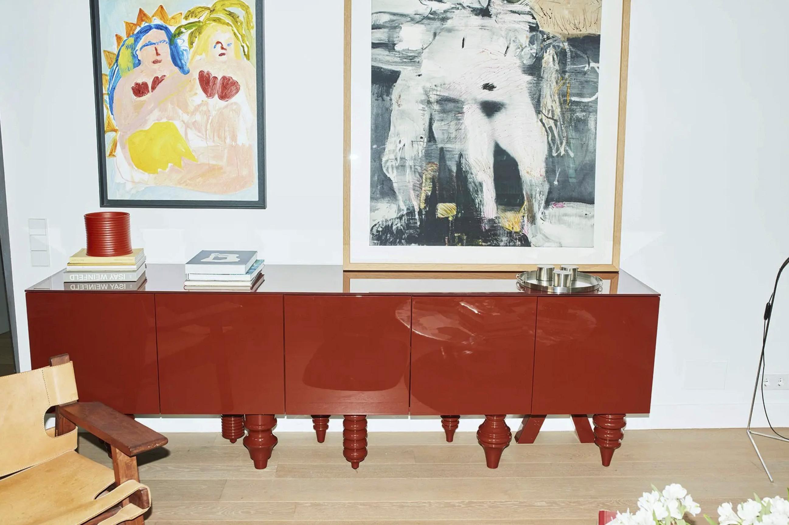 https://a.1stdibscdn.com/3m-multileg-cabinet-lacquered-in-green-by-jaime-hayon-for-bd-barcelona-for-sale-picture-11/f_14272/f_484273921768997104346/Captura_de_pantalla_2026_01_21_a_las_11_48_35_master.jpg