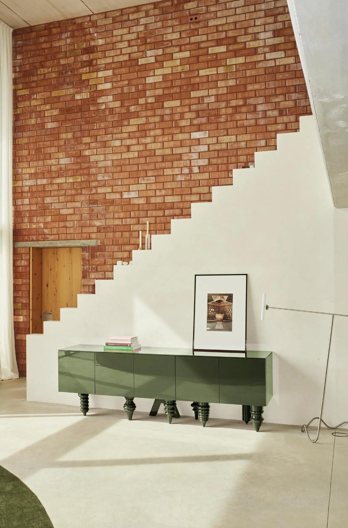 https://a.1stdibscdn.com/3m-multileg-cabinet-lacquered-in-green-by-jaime-hayon-for-bd-barcelona-for-sale-picture-9/f_14272/f_484273921768997103716/Captura_de_pantalla_2026_01_21_a_las_11_48_51_master.jpg