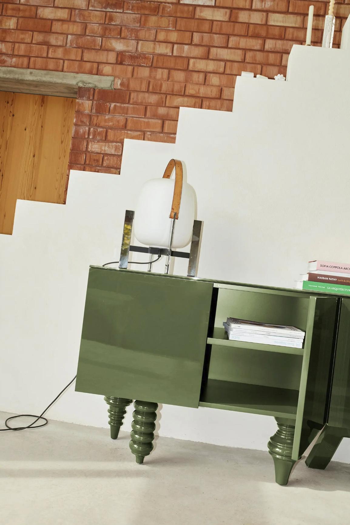 https://a.1stdibscdn.com/3m-multileg-cabinet-lacquered-in-green-by-jaime-hayon-for-bd-barcelona-for-sale-picture-7/f_14272/f_484273921768997103082/Captura_de_pantalla_2026_01_21_a_las_11_48_56_master.jpg