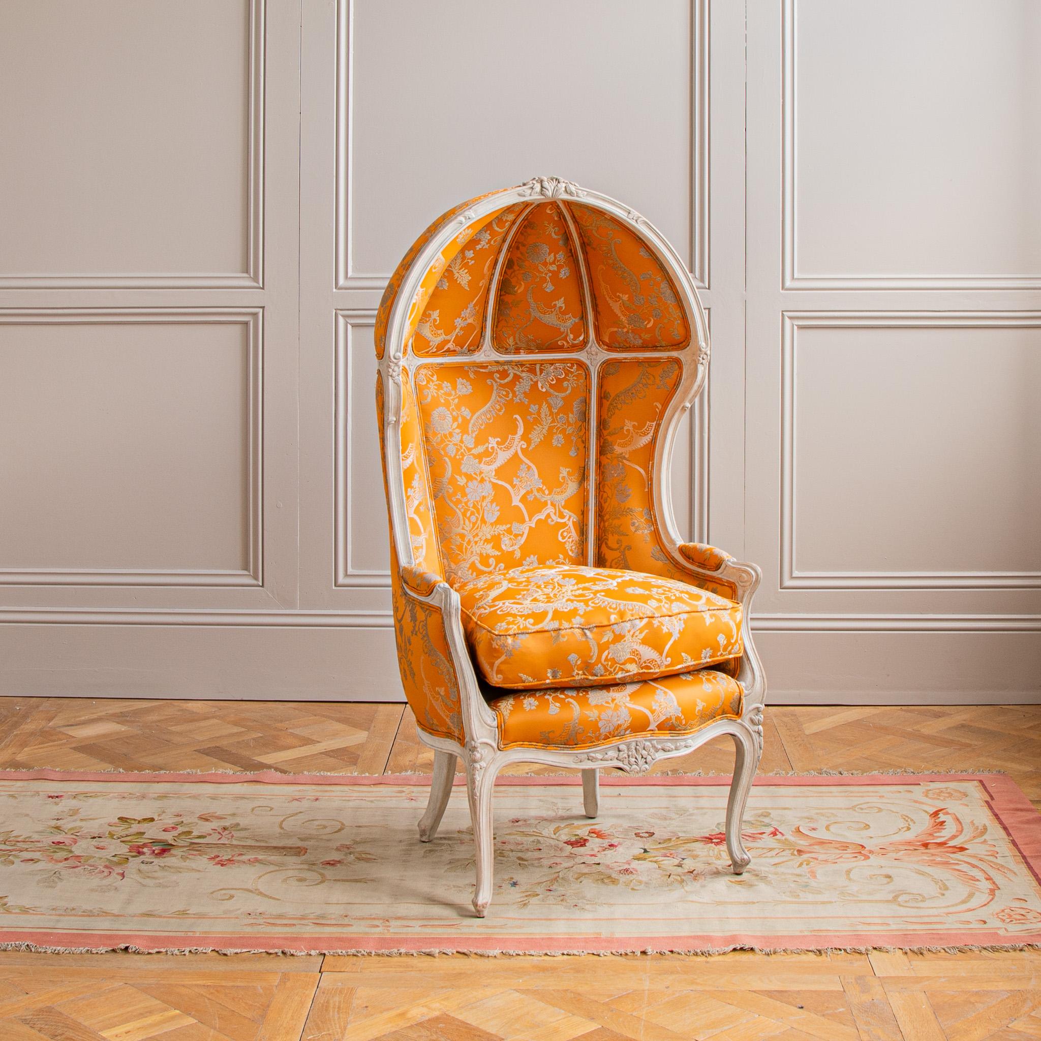 https://a.1stdibscdn.com/a-louis-xv-style-porters-chair-by-la-maison-london-for-sale-picture-13/f_23353/f_404869321720188532313/Capucine_Armchair_002_master.jpg
