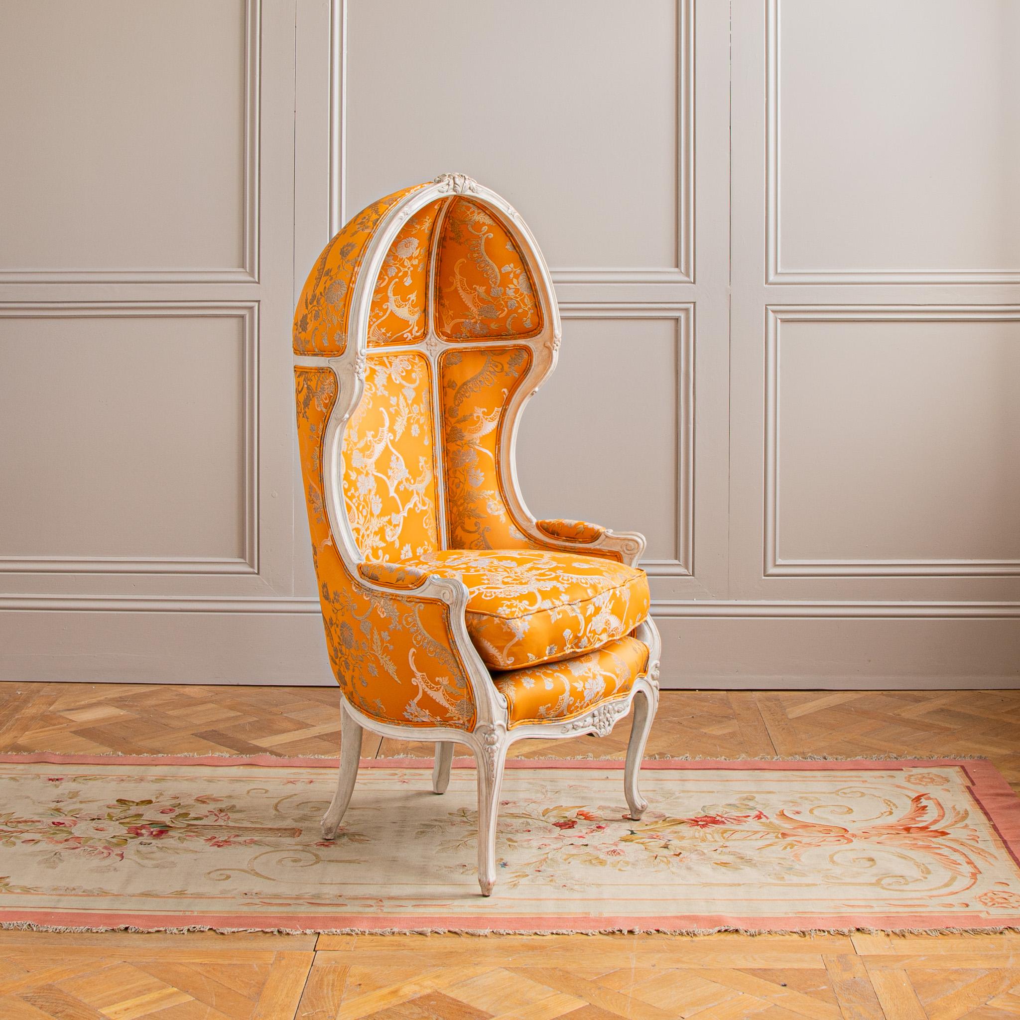 https://a.1stdibscdn.com/a-louis-xv-style-porters-chair-by-la-maison-london-for-sale-picture-8/f_23353/f_404869321720188532241/Capucine_Armchair_004_master.jpg