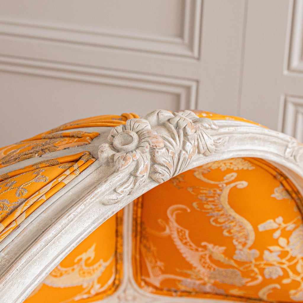 https://a.1stdibscdn.com/a-louis-xv-style-porters-chair-by-la-maison-london-for-sale-picture-10/f_23353/f_404869321720188536670/Capucine_Armchair_012_master.jpg
