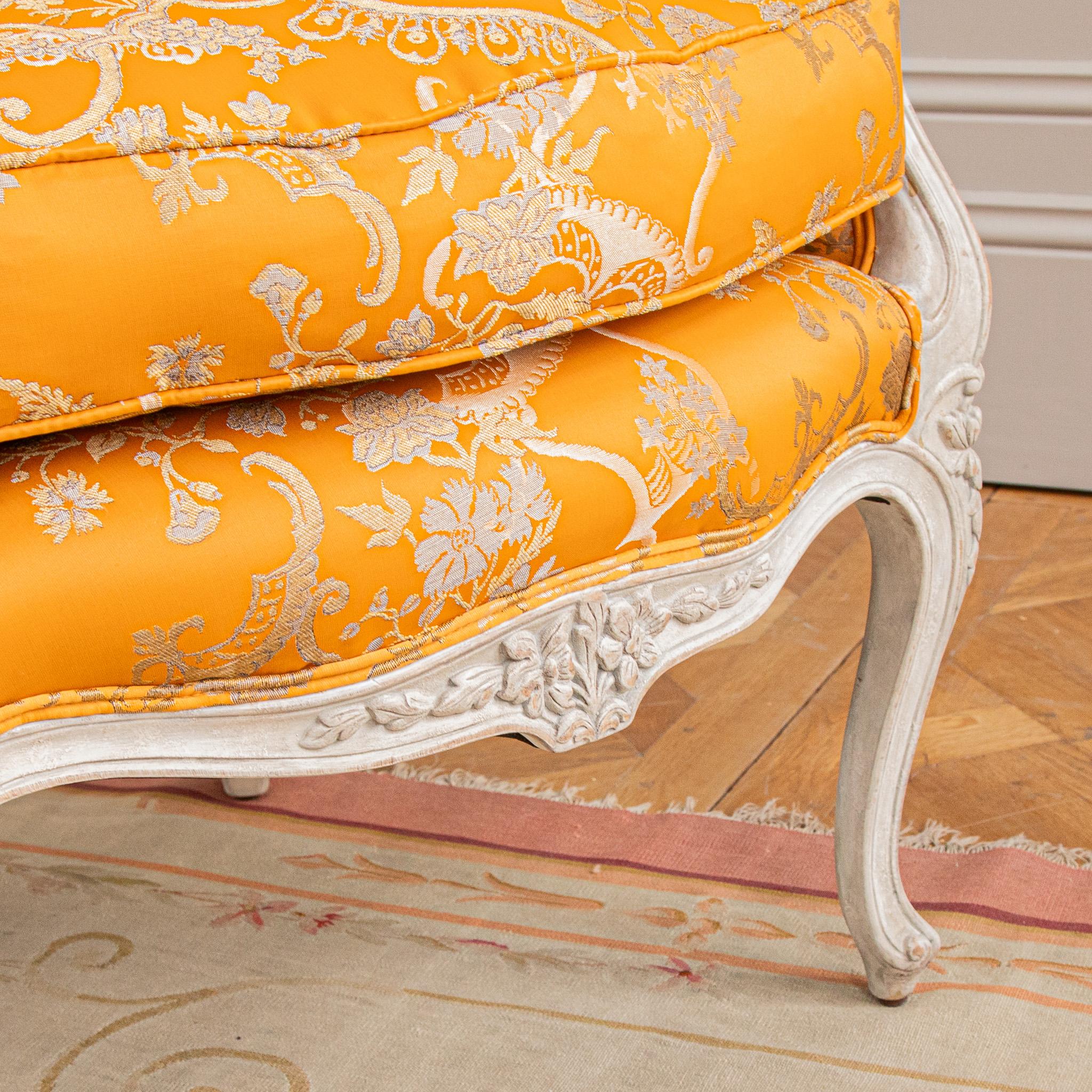 https://a.1stdibscdn.com/a-louis-xv-style-porters-chair-by-la-maison-london-for-sale-picture-7/f_23353/f_404869321720188532946/Capucine_Armchair_013_master.jpg