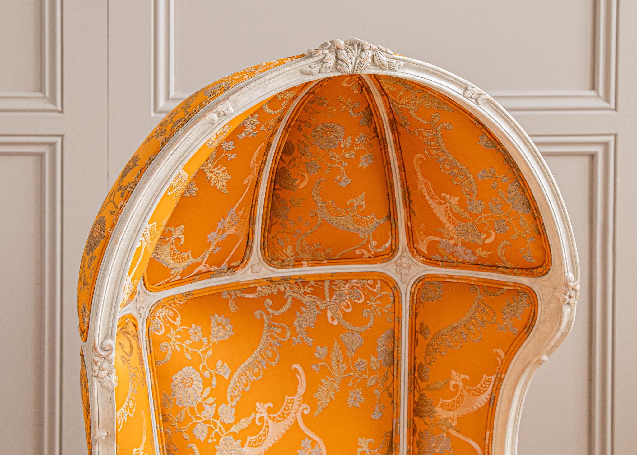 https://a.1stdibscdn.com/a-louis-xv-style-porters-chair-by-la-maison-london-for-sale-picture-3/f_23353/f_404869321720188532405/Capucine_Armchair_022_master.jpg