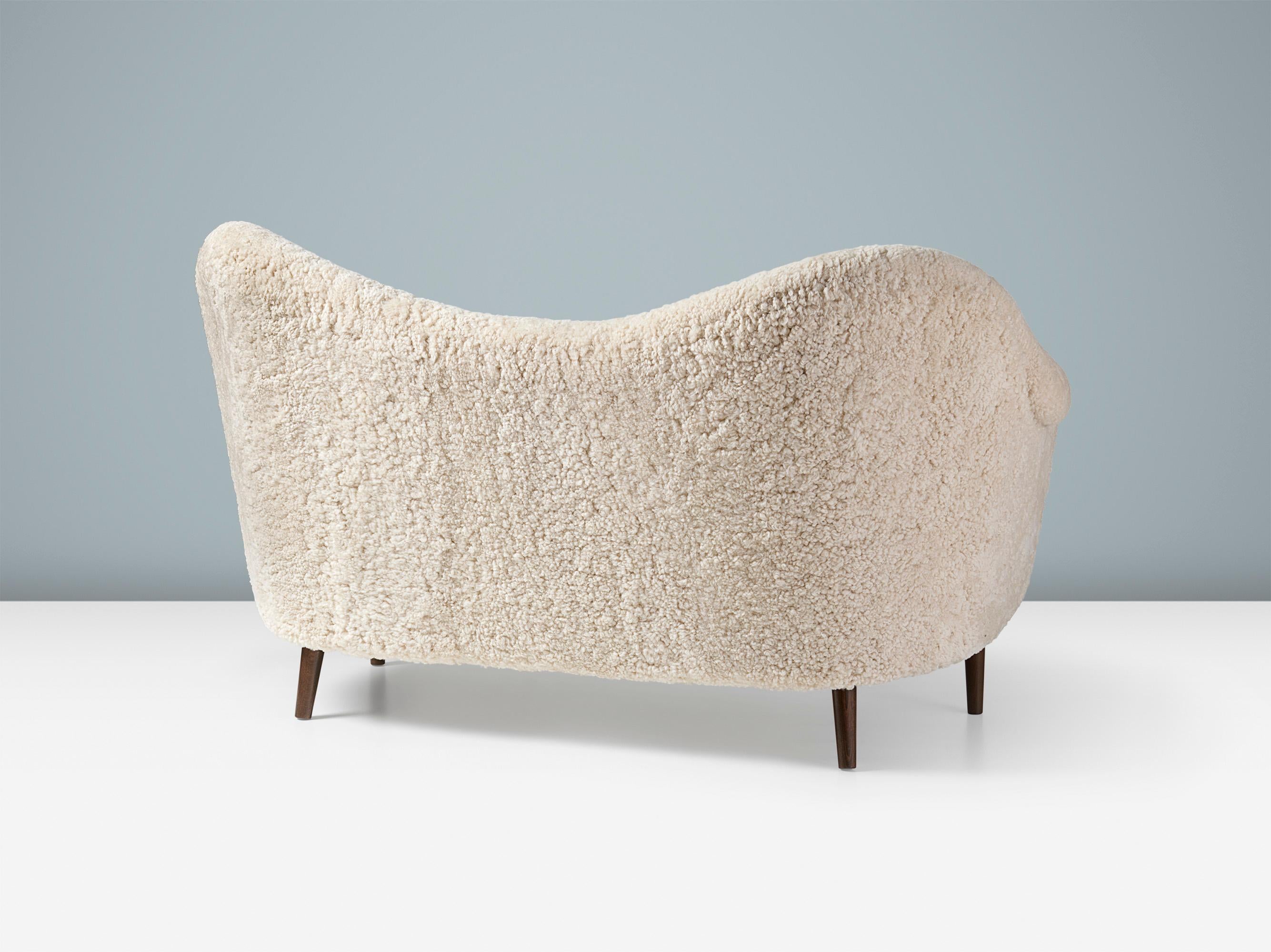 https://a.1stdibscdn.com/sheepskin-samspel-sofa-by-carl-malmsten-for-sale-picture-8/f_13332/f_435437321738969952510/Carl_Malmsten_Samspel_Sofa_OHS_Ver_Moonlight12626_r1_layered_4000px_copy_master.jpg
