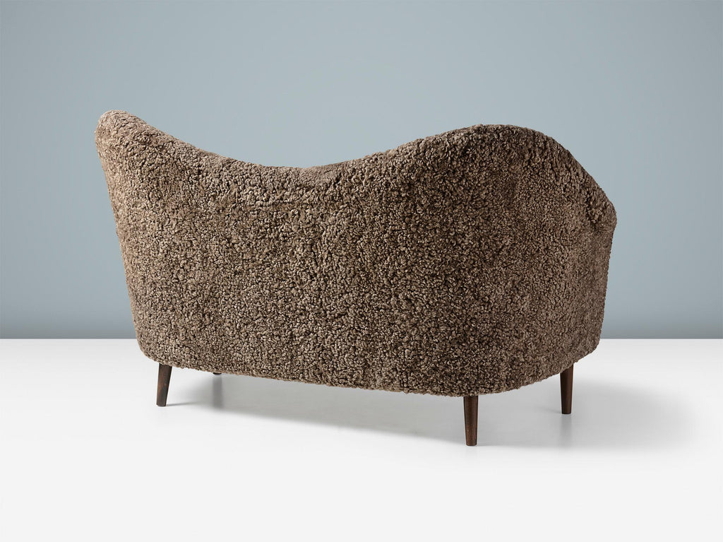 https://a.1stdibscdn.com/sheepskin-samspel-sofa-by-carl-malmsten-for-sale-picture-8/f_13332/f_435438621738971102569/Carl_Malmsten_Samspel_Sofa_OHS_Ver_Sahara12614_r1_layered_4000px_copy_master.jpg