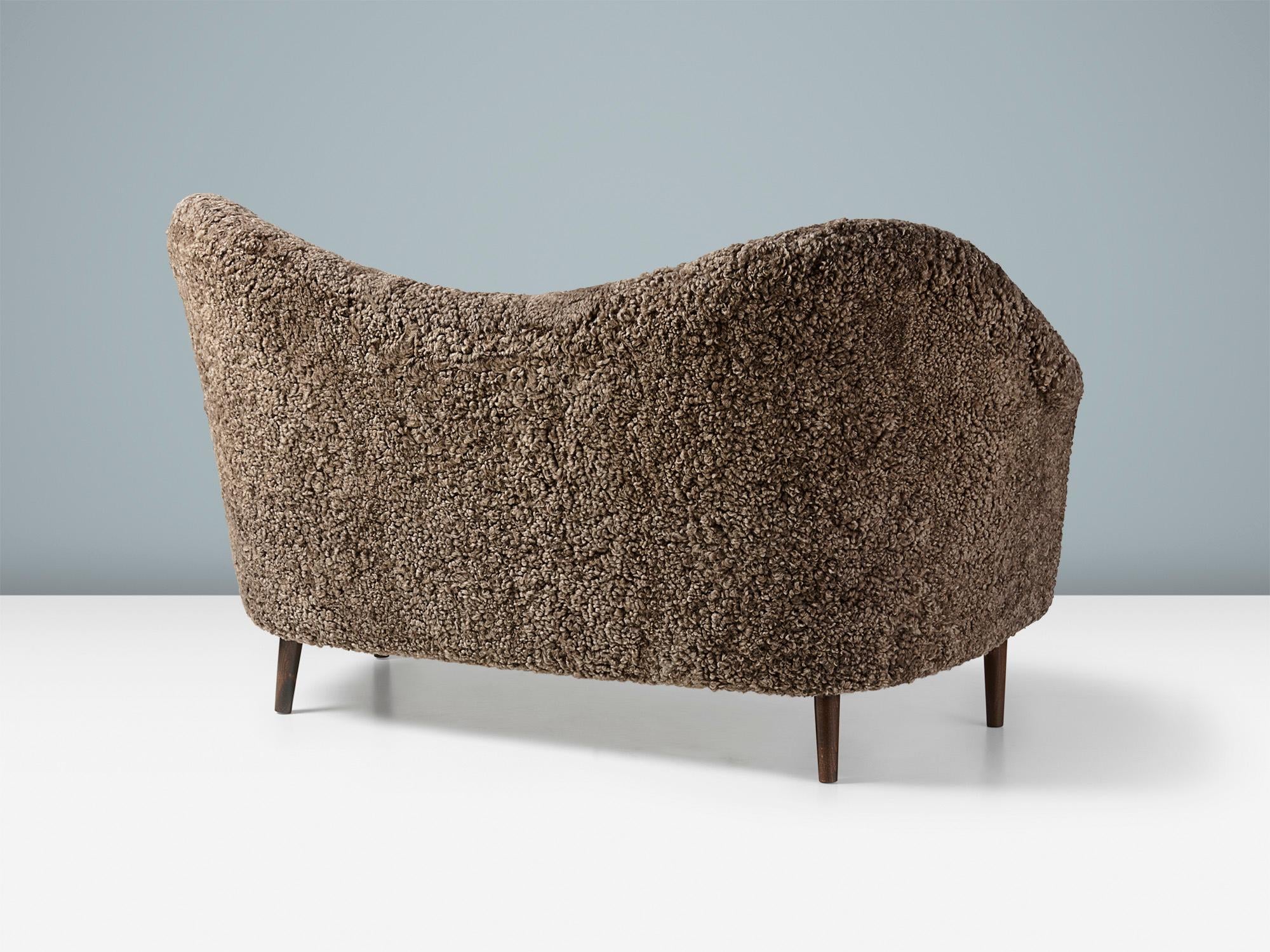 https://a.1stdibscdn.com/sheepskin-samspel-sofa-by-carl-malmsten-for-sale-picture-8/f_13332/f_435438621738971102569/Carl_Malmsten_Samspel_Sofa_OHS_Ver_Sahara12614_r1_layered_4000px_copy_master.jpg
