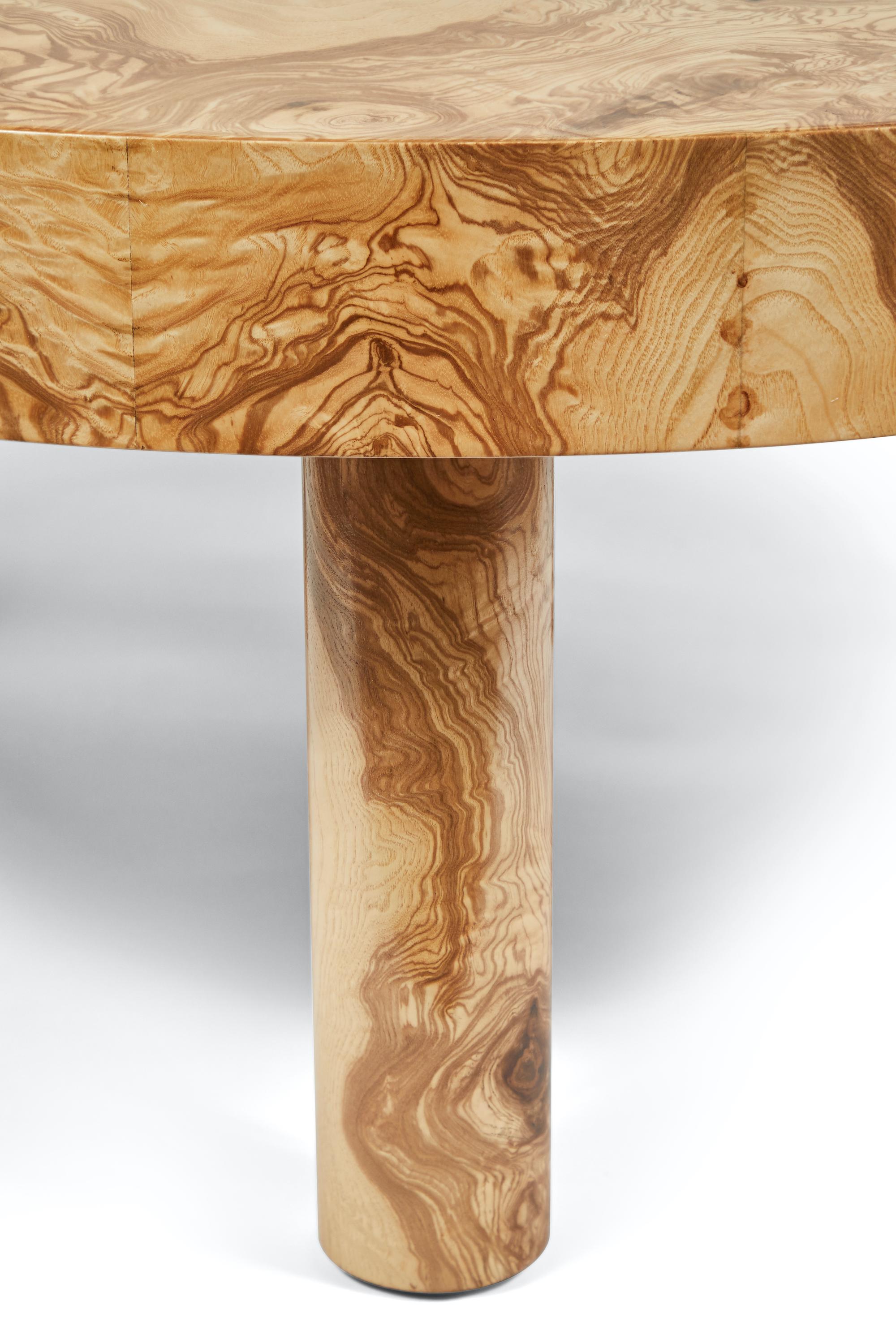 https://a.1stdibscdn.com/carlton-coffee-table-in-burl-wood-by-august-abode-for-sale-picture-6/f_56632/1617387934285/Carlton_Cocktail_Table_Stefani_Stein_for_August_Abode_10_master.jpg