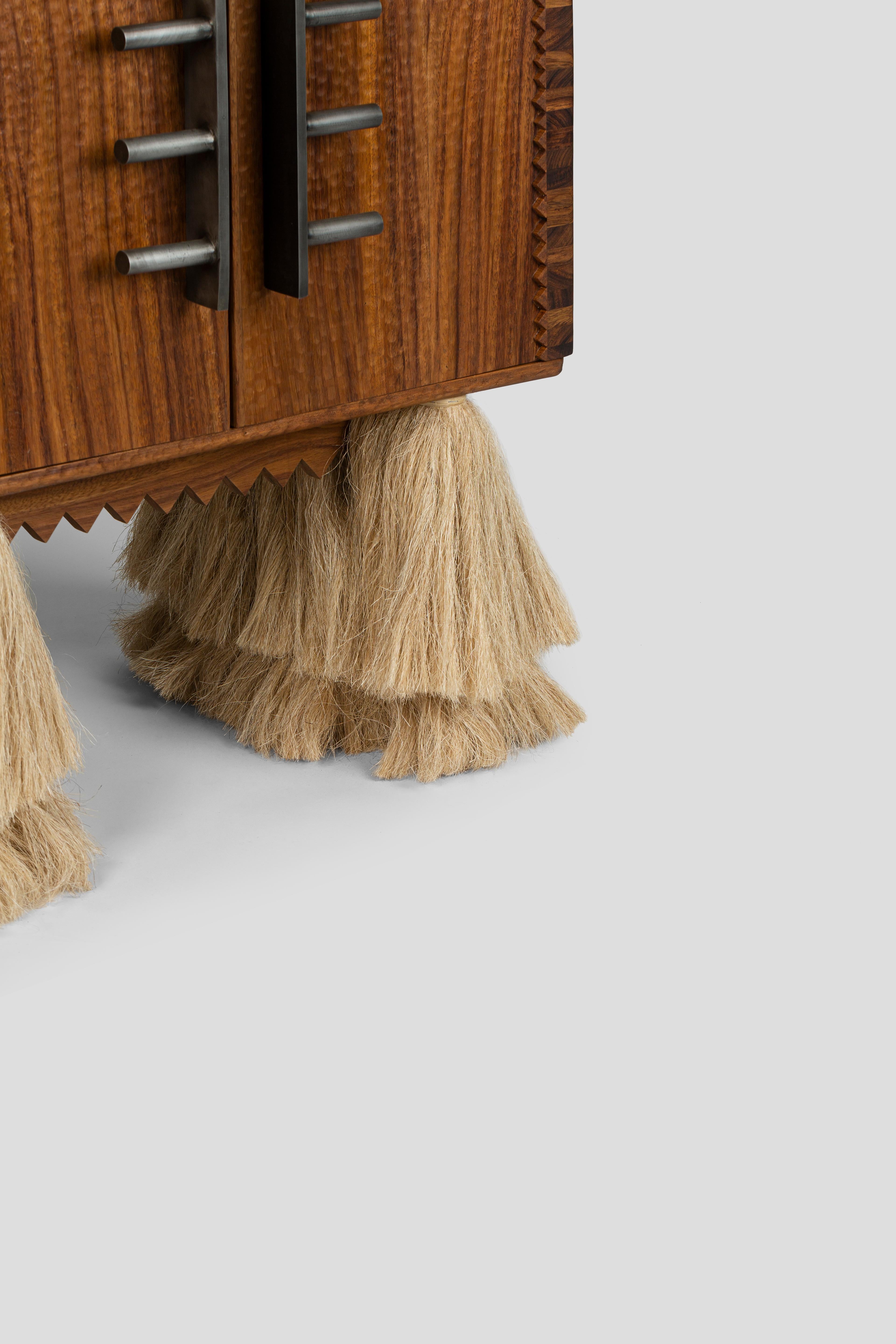 https://a.1stdibscdn.com/bar-cabinet-carmen-by-comite-de-proyectos-for-sale-picture-12/f_12192/f_435362321738952939518/Carmen_Comite_de_Proyectos_11_master.jpg