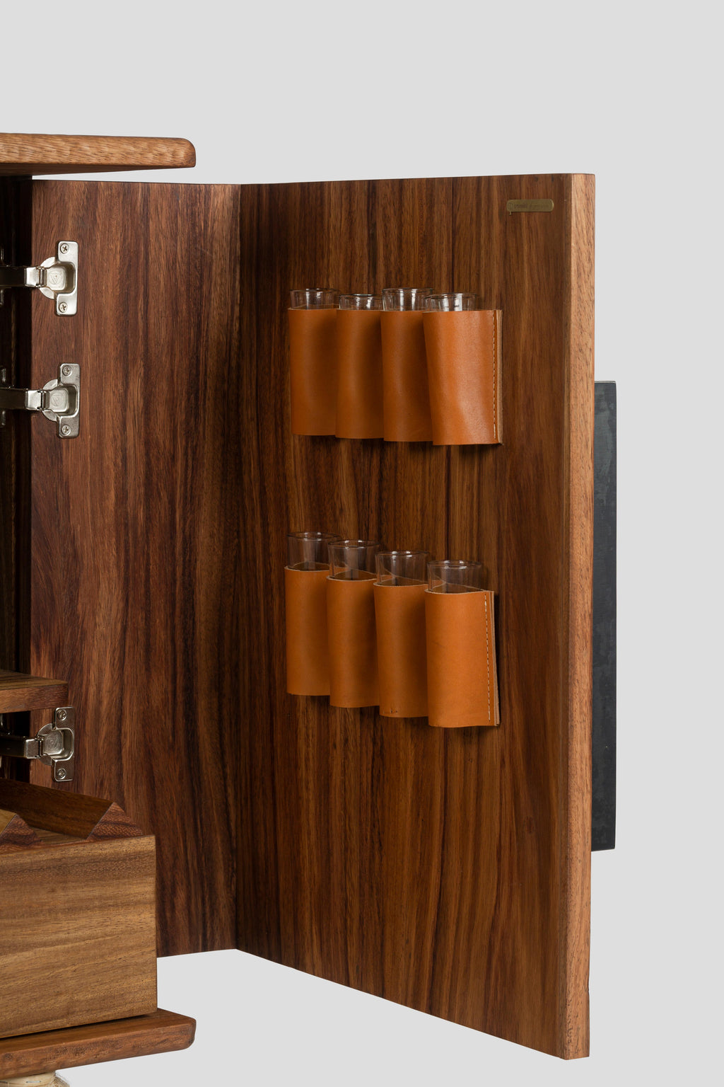 https://a.1stdibscdn.com/bar-cabinet-carmen-by-comite-de-proyectos-for-sale-picture-10/f_12192/f_435362321738952937156/Carmen_Comite_de_Proyectos_12_master.jpg