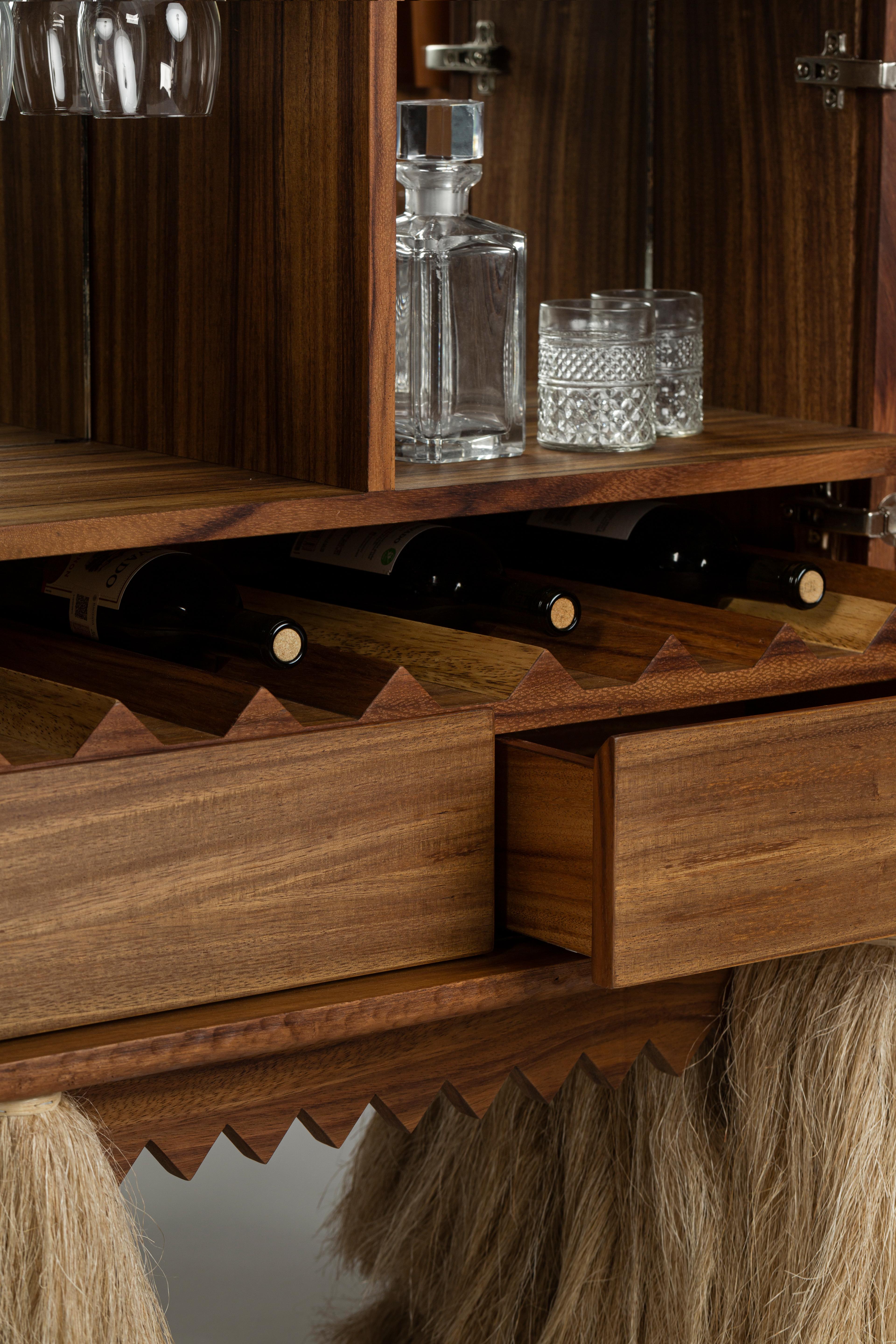 https://a.1stdibscdn.com/bar-cabinet-carmen-by-comite-de-proyectos-for-sale-picture-9/f_12192/f_435362321738952936103/Carmen_Comite_de_Proyectos_13_master.jpg