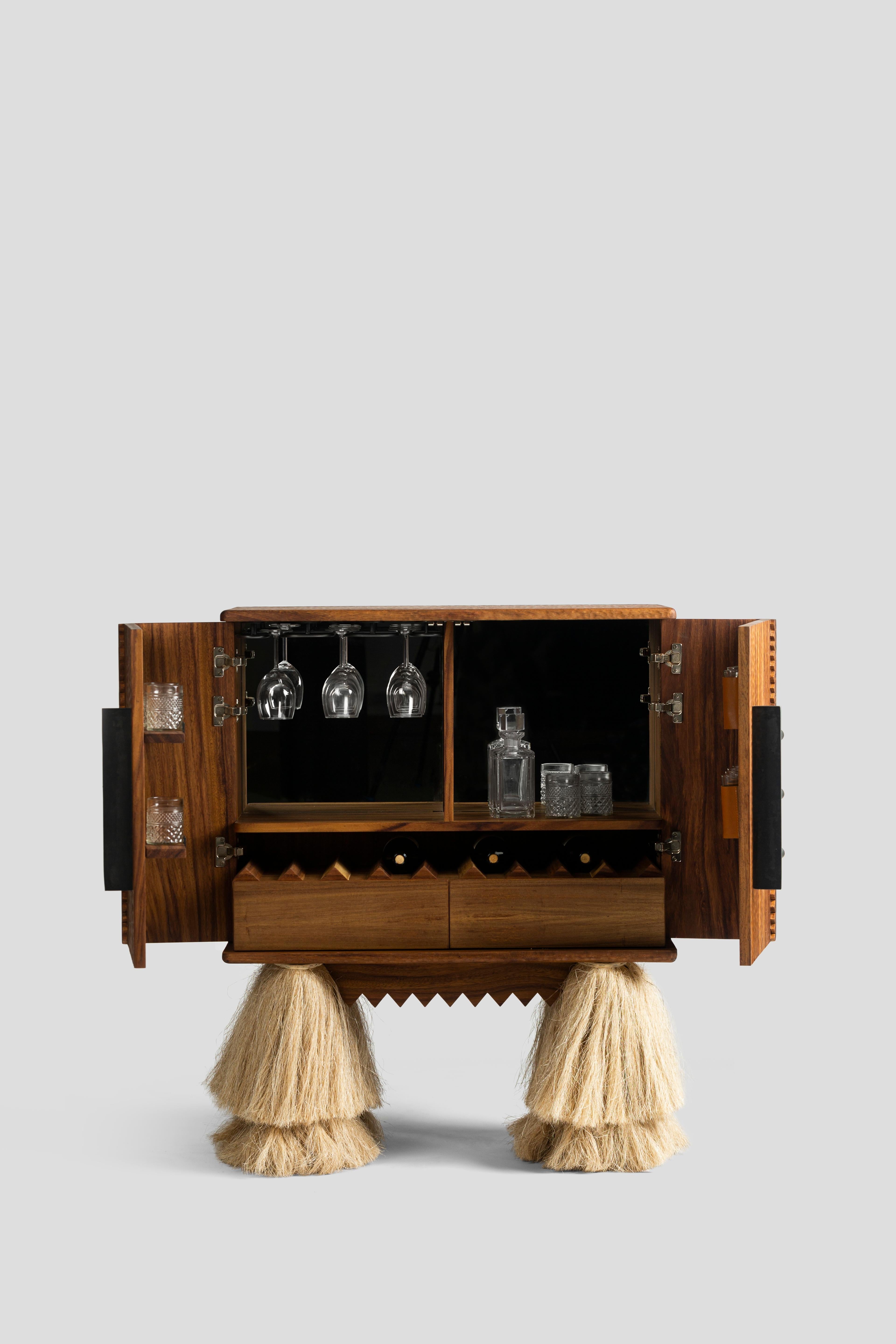 https://a.1stdibscdn.com/bar-cabinet-carmen-by-comite-de-proyectos-for-sale-picture-8/f_12192/f_435362321738952934188/Carmen_Comite_de_Proyectos_15_master.jpg