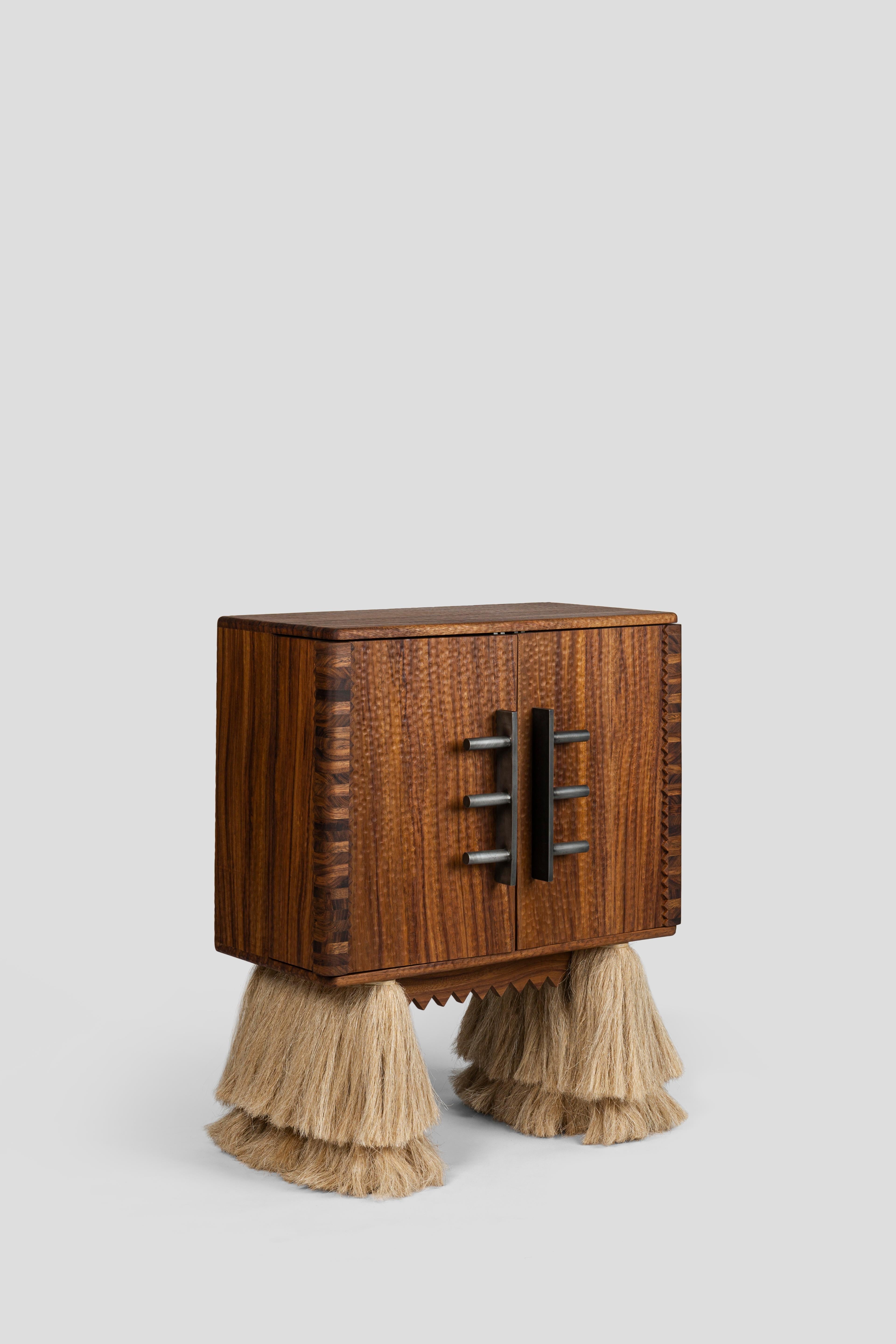 https://a.1stdibscdn.com/bar-cabinet-carmen-by-comite-de-proyectos-for-sale-picture-4/f_12192/f_435362321738952930050/Carmen_Comite_de_Proyectos_b_master.jpg