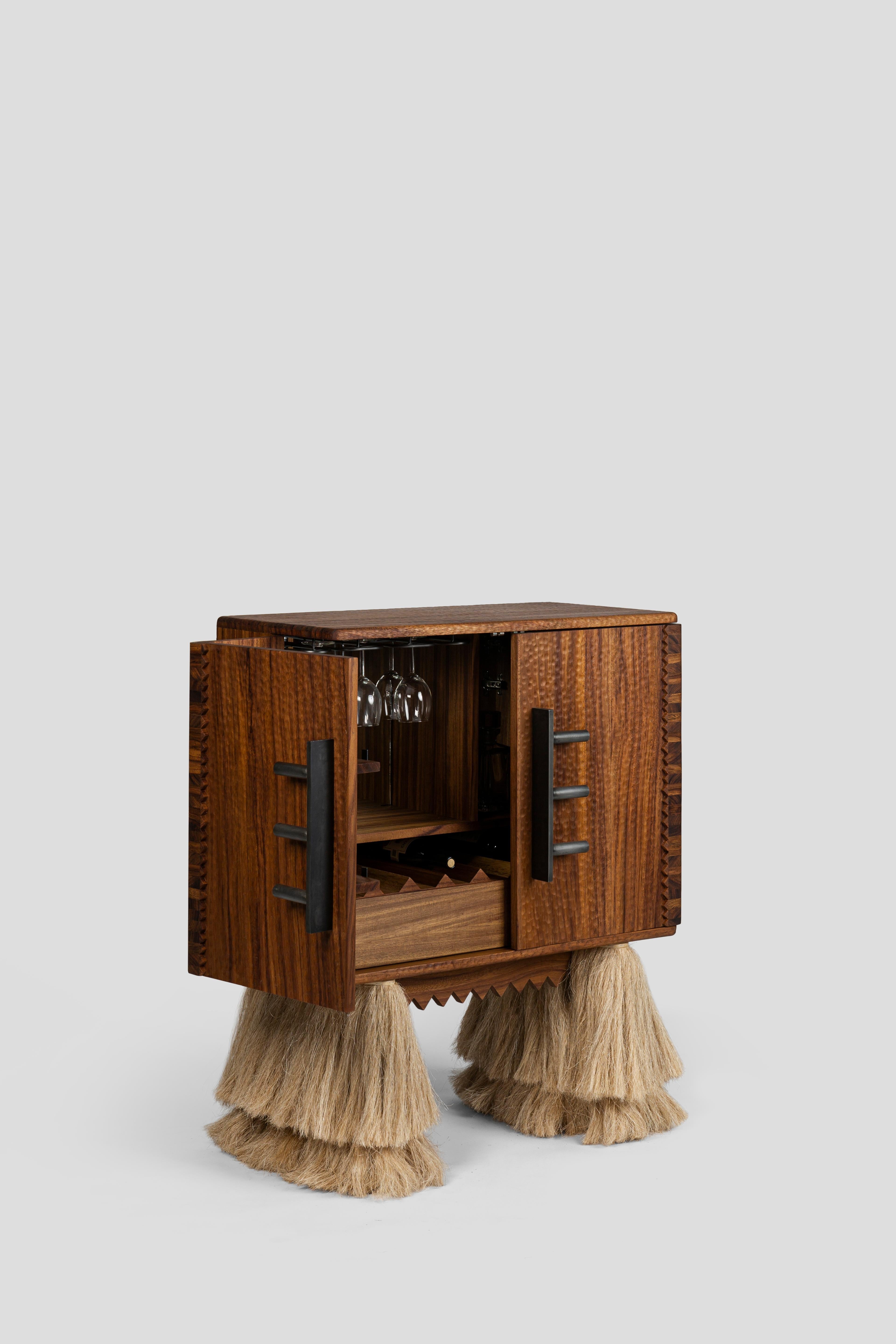 https://a.1stdibscdn.com/bar-cabinet-carmen-by-comite-de-proyectos-for-sale-picture-3/f_12192/f_435362321738952929012/Carmen_Comite_de_Proyectos_c_master.jpg