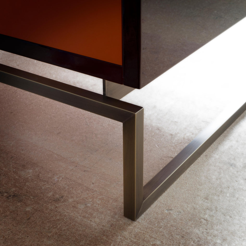 https://a.1stdibscdn.com/giorgio-cabinet-in-lacquer-and-bronze-finish-for-sale-picture-6/f_62722/f_273158821644510274342/Casa_Casati_Giorgio_14_master.jpg