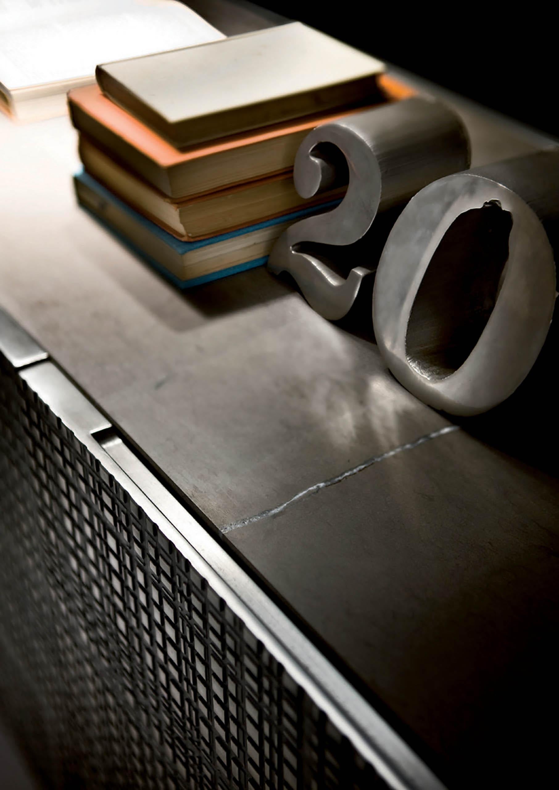 https://a.1stdibscdn.com/laurameroni-maxima-sideboard-in-tin-liquid-metal-marble-by-bartoli-design-for-sale-picture-7/f_52792/f_235548821666606140479/Catalogo_Atmosphere_2018_def_hr_47_master.jpg