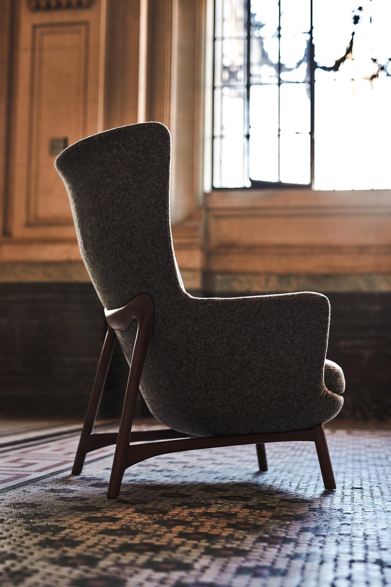 https://a.1stdibscdn.com/sublime-armchairs-contemporary-style-in-solid-wood-textiles-upholstery-for-sale-picture-16/f_35593/f_344598921685046678803/Century_0208_master.jpg?width=768