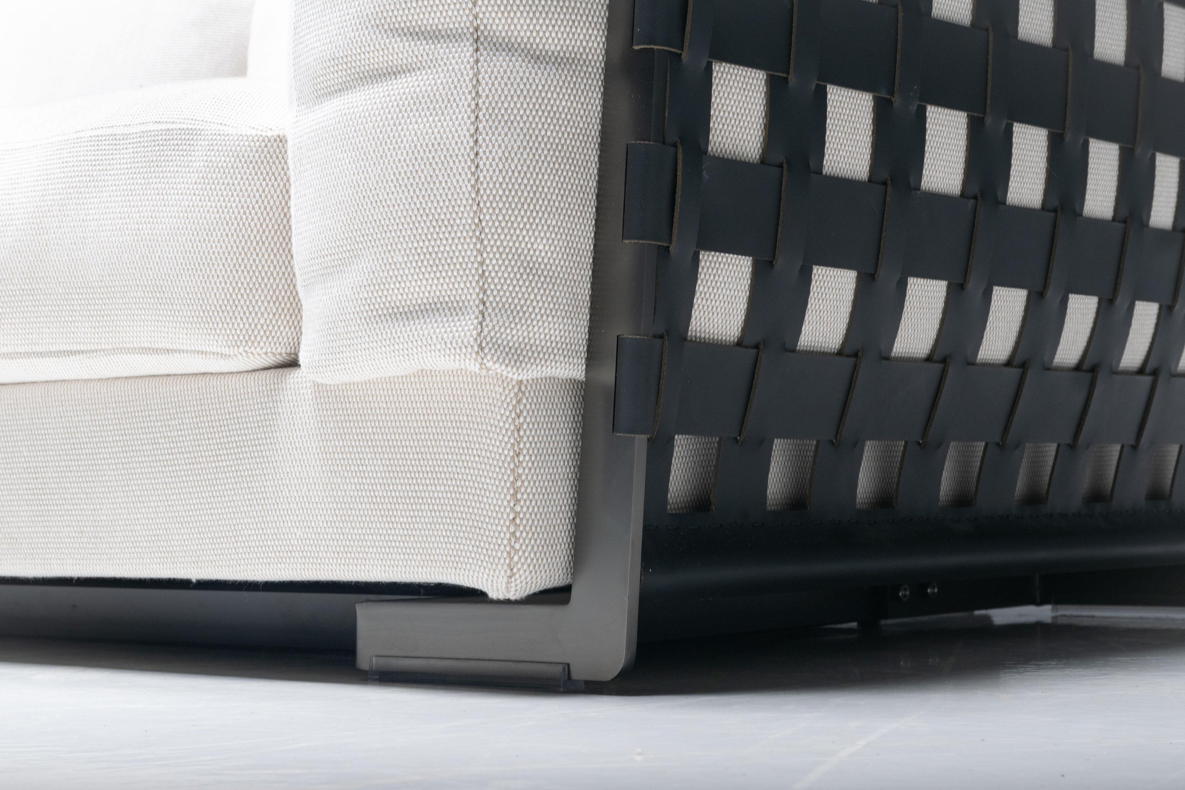 https://a.1stdibscdn.com/cestone-sofa-by-antonio-citterio-for-flexform-italy-2008-for-sale-picture-8/f_9334/f_377238421703778435389/Cestone_for_Flexform_3_Seater_8_master.jpg