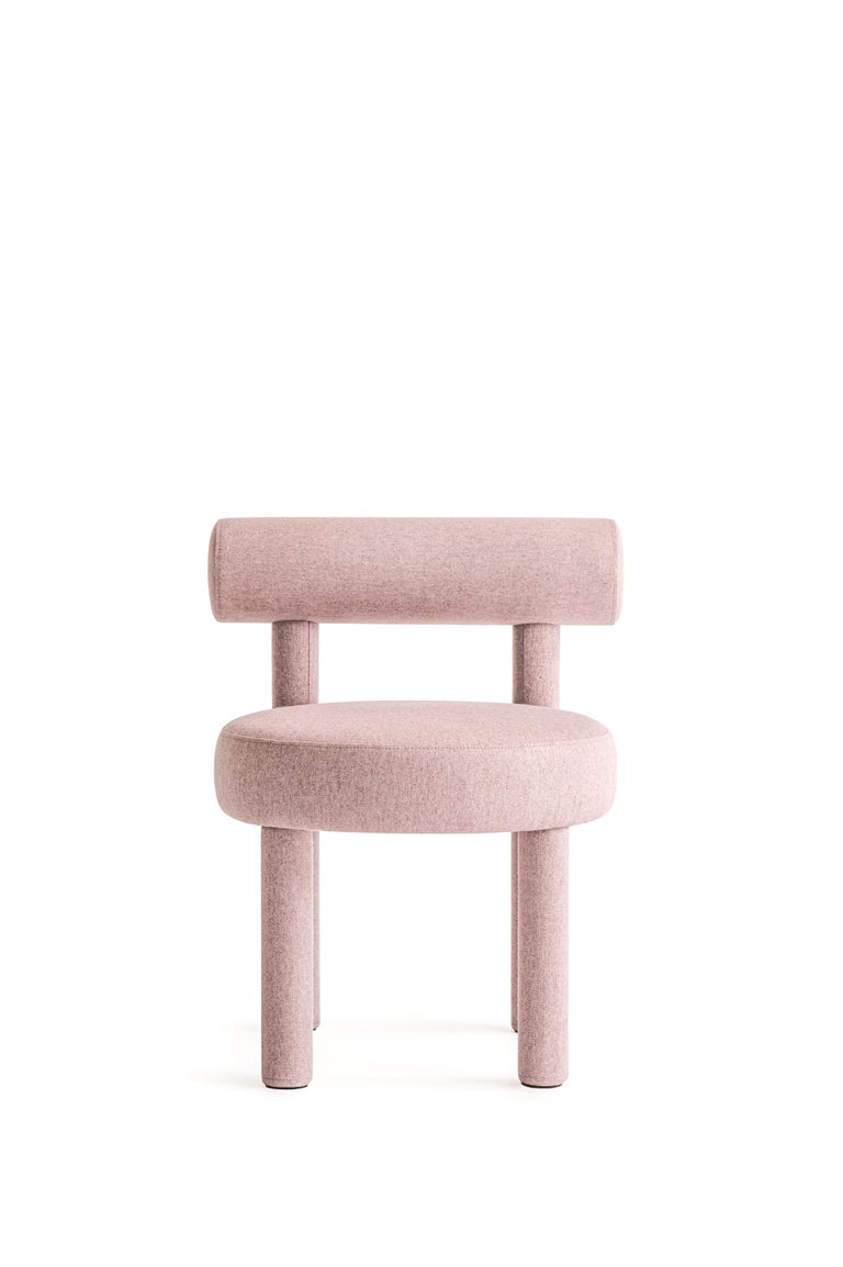 https://a.1stdibscdn.com/modern-dining-chair-gropius-cs1-in-wool-fabric-by-noom-for-sale-picture-2/f_42321/f_449710321747039111859/Chair_Gropius_CS1_by_NOOM_pink_1_master.jpg?width=768