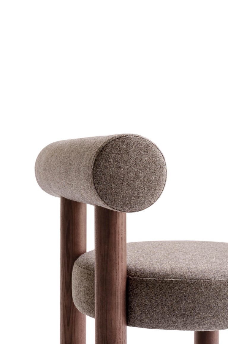 https://a.1stdibscdn.com/modern-chair-gropius-cs2-in-wool-fabric-with-wooden-legs-by-noom-for-sale-picture-14/f_42321/f_178154821623597926518/Chair_Gropius_CS2_by_NOOM_10__master.jpg?width=768