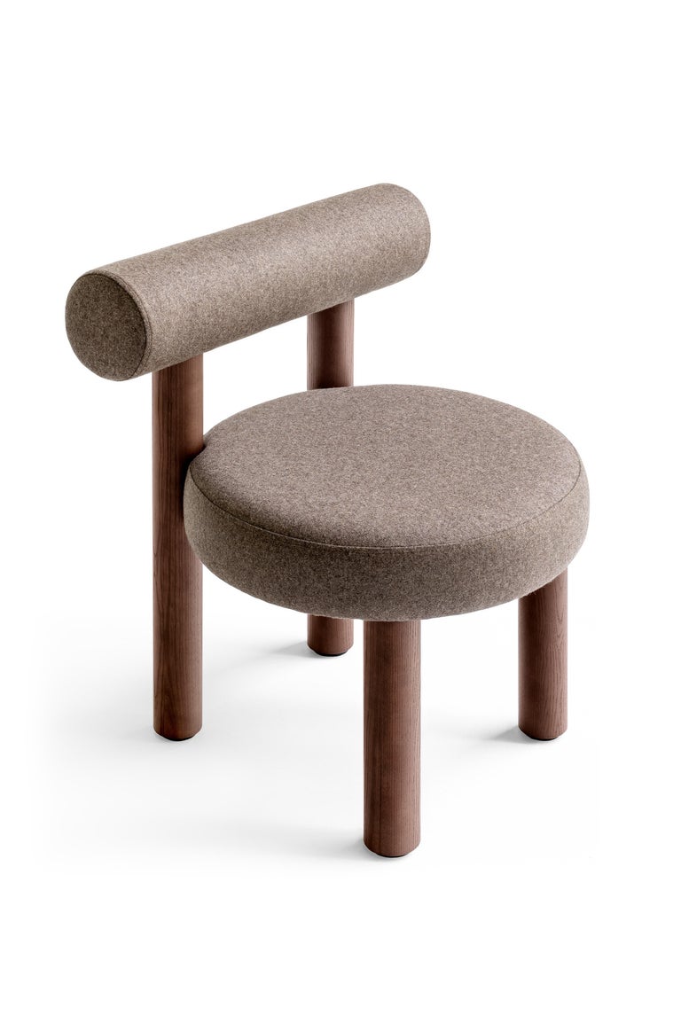 https://a.1stdibscdn.com/modern-chair-gropius-cs2-in-wool-fabric-with-wooden-legs-by-noom-for-sale-picture-12/f_42321/f_178154821623597902698/Chair_Gropius_CS2_by_NOOM_8__master.jpg?width=768