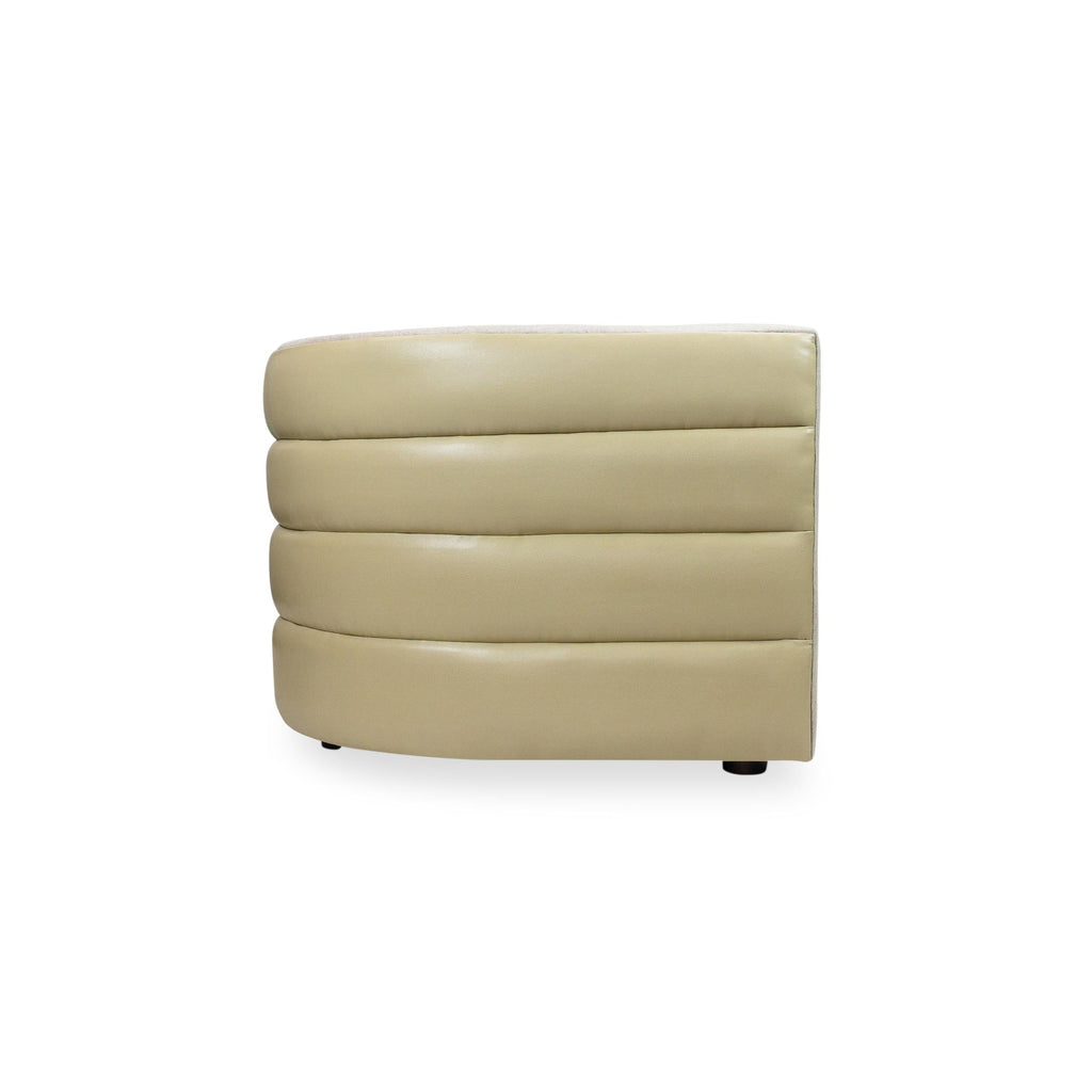 https://a.1stdibscdn.com/club-sofa-with-channel-tufting-customizable-for-sale-picture-17/f_21233/f_343996121684771377606/Channeled_Back_Love_Seat_Side_master.jpg