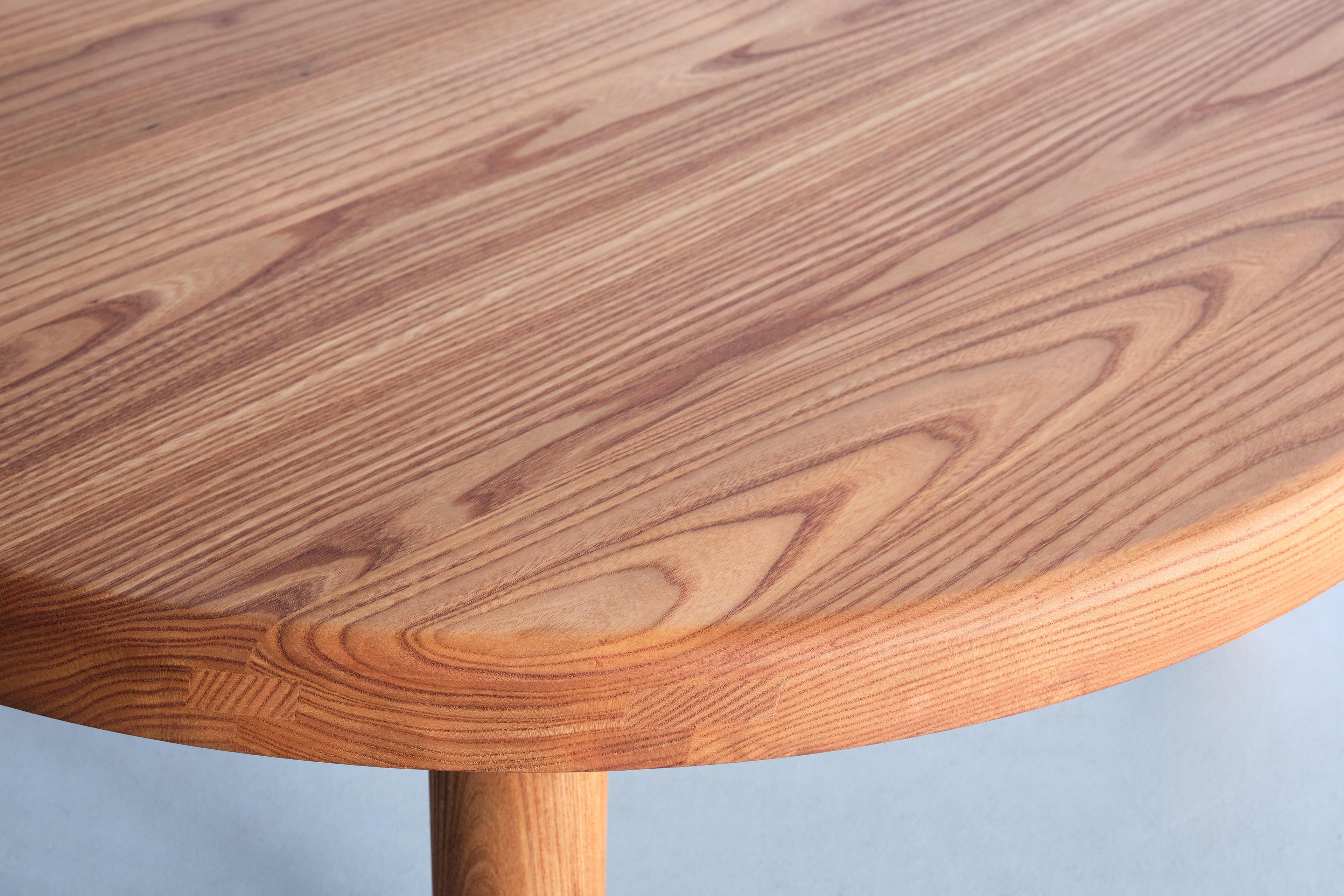 https://a.1stdibscdn.com/pierre-chapo-t02m-coffee-table-in-solid-elm-chapo-creation-france-2023-for-sale-picture-4/f_18033/f_435308921738944278972/ChapoTable_9_master.jpg