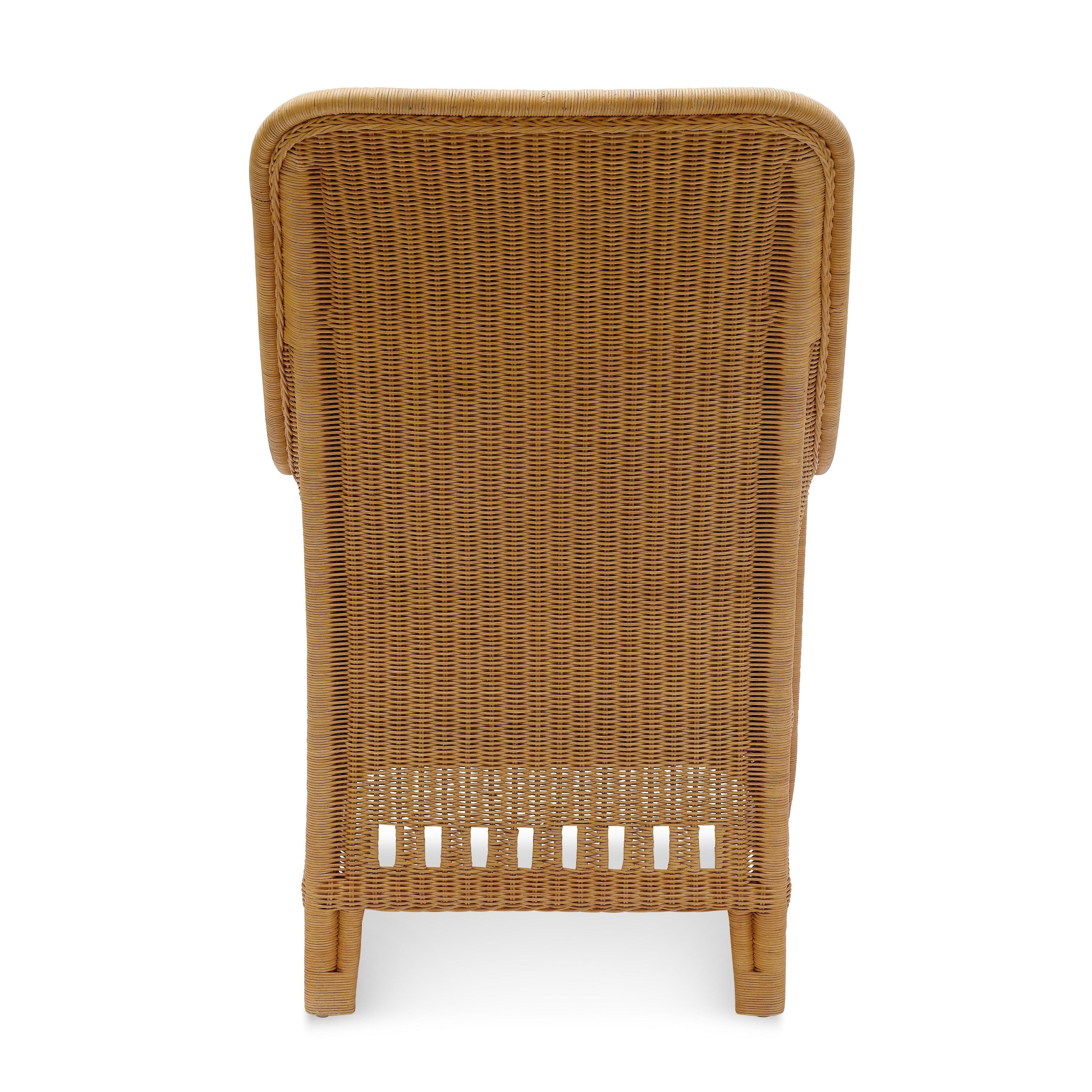 https://a.1stdibscdn.com/bunny-williams-home-charleston-armchair-for-sale-picture-5/f_83572/f_465180421757351122085/CharlestonArmChair_5_master.jpg