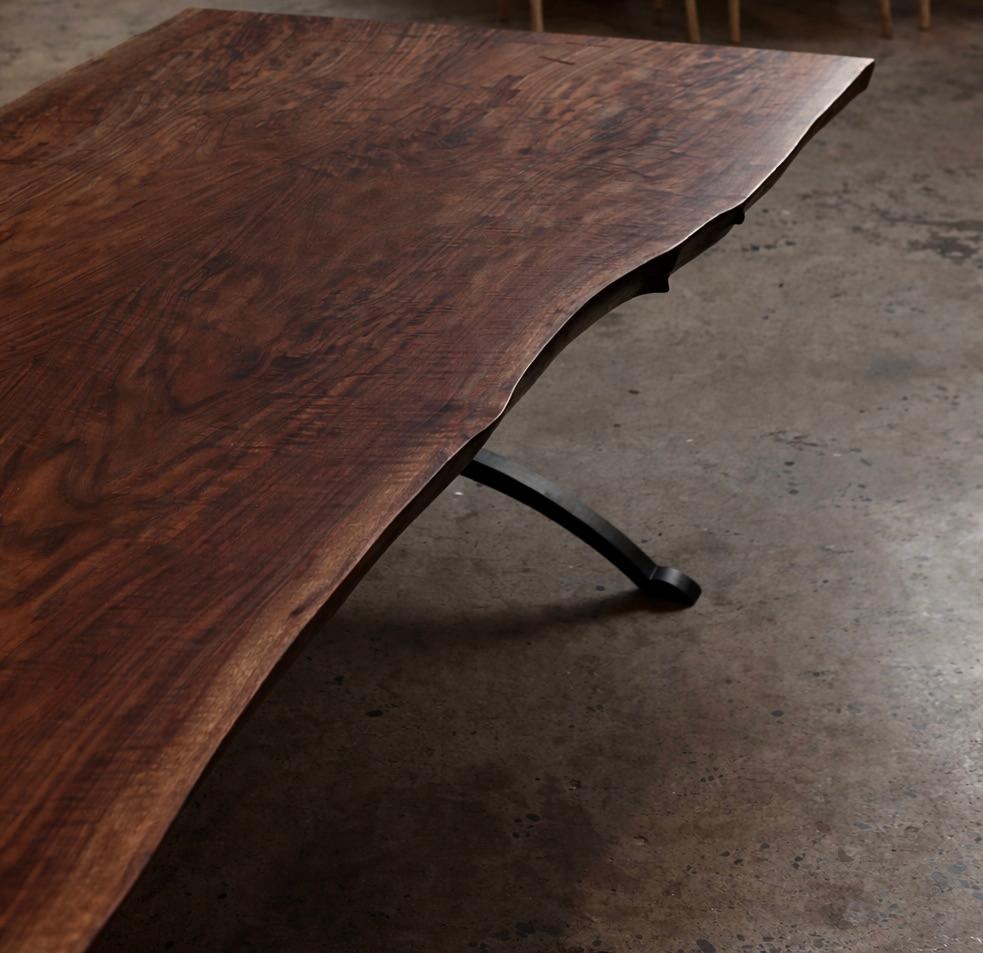 https://a.1stdibscdn.com/claro-walnut-bookmatch-dining-table-in-stock-for-sale-picture-4/f_51472/f_483744221768682919897/ChatGPT_Image_Jan_17_2026_at_01_35_13_PM_master.jpeg