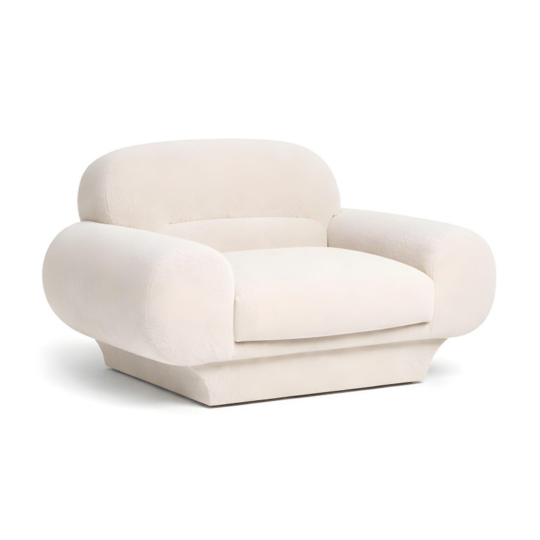 https://a.1stdibscdn.com/1970s-italian-modern-style-sculptural-armchair-with-round-continuous-silhouette-for-sale-picture-12/f_27693/f_492403321773632420440/ChatGPT_Image_Jan_31_2026_01_55_21_PM_master.jpg?width=768