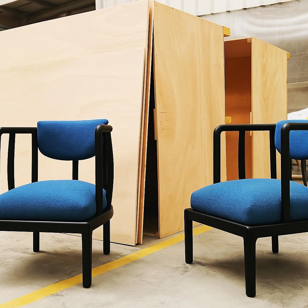 https://a.1stdibscdn.com/mid-century-style-armchair-in-black-frame-navy-blue-resistant-velvet-for-sale-picture-8/f_27693/f_454204821749708997703/ChatGPT_Image_Jun_11_2025_11_14_56_PM_master.jpeg
