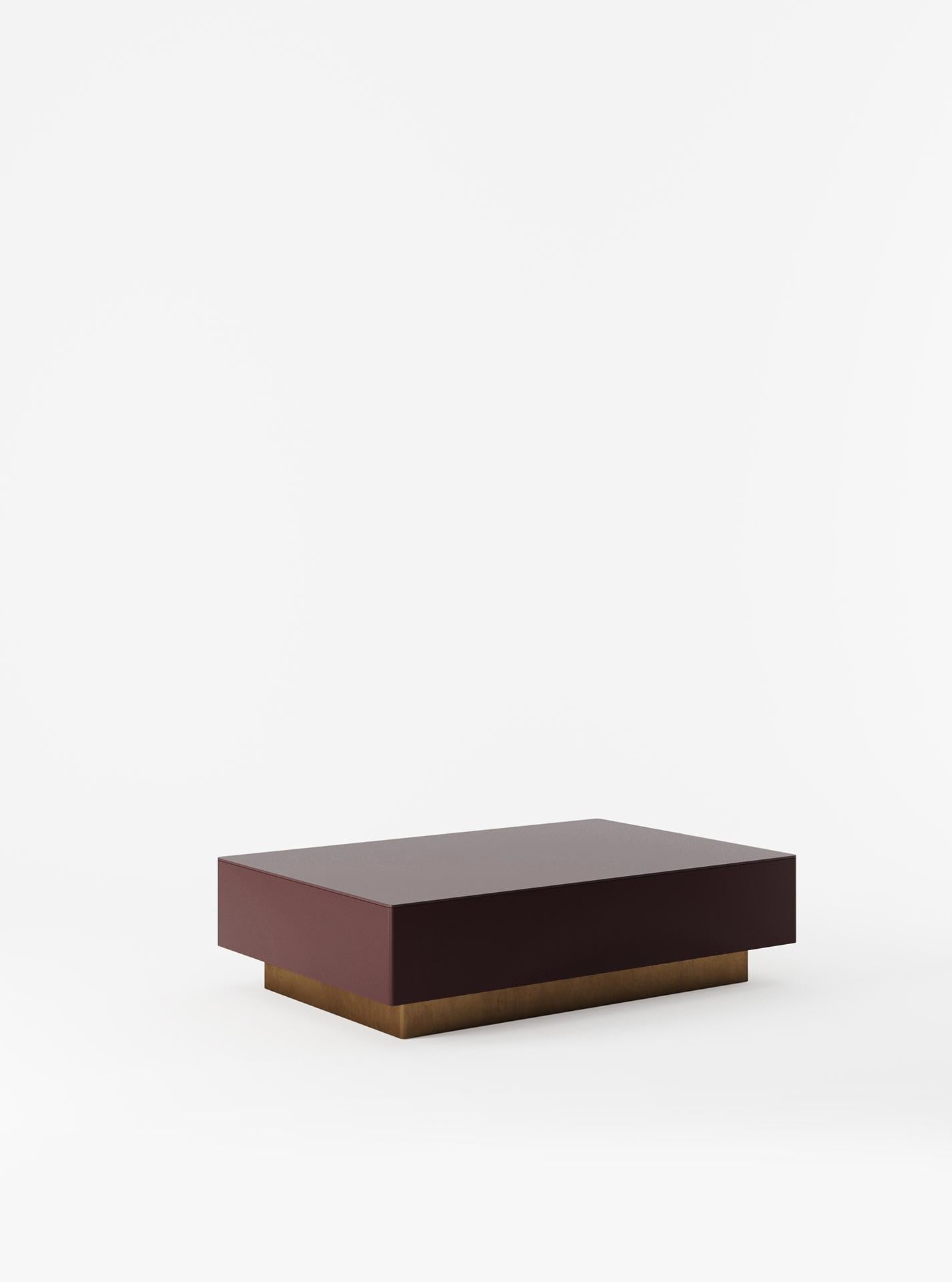 https://a.1stdibscdn.com/chelmsford-lacquered-steel-and-glass-coffee-table-in-oxblood-red-for-sale-picture-3/f_59512/f_310824021678963477932/Chelmsford_Oxblood_2_master.jpg