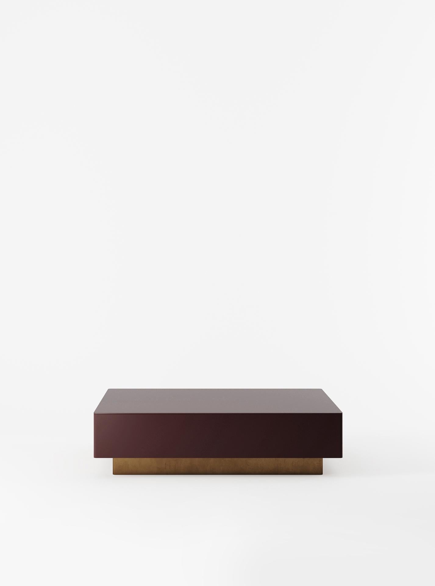 https://a.1stdibscdn.com/chelmsford-lacquered-steel-and-glass-coffee-table-in-oxblood-red-for-sale-picture-4/f_59512/f_310824021678963477894/Chelmsford_Oxblood_3_master.jpg