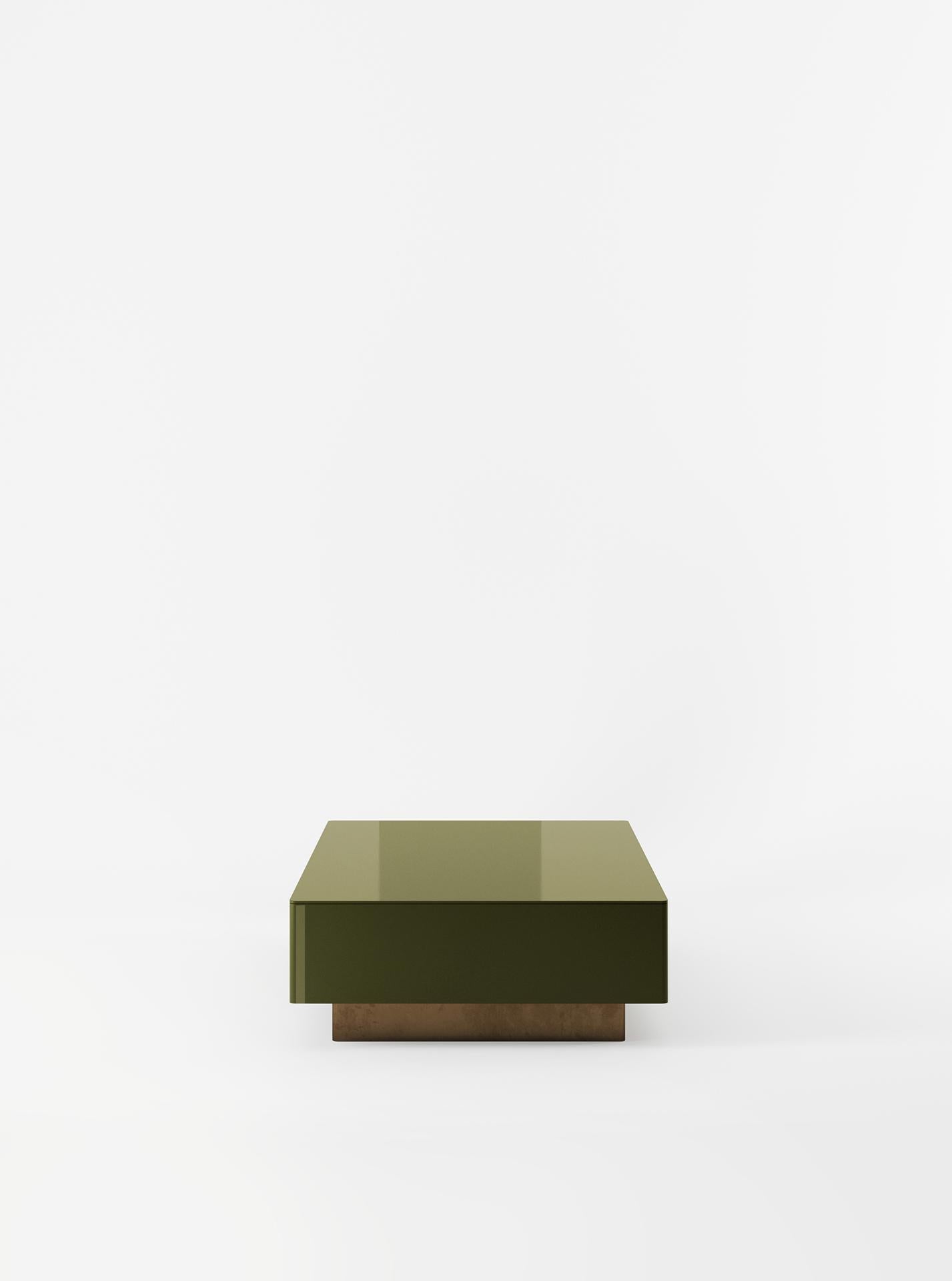 https://a.1stdibscdn.com/chelmsford-oxidised-solid-brass-and-glass-coffee-table-in-uniform-green-for-sale-picture-3/f_59512/f_333080521694786892681/Chelmsford_green_2_master.jpg