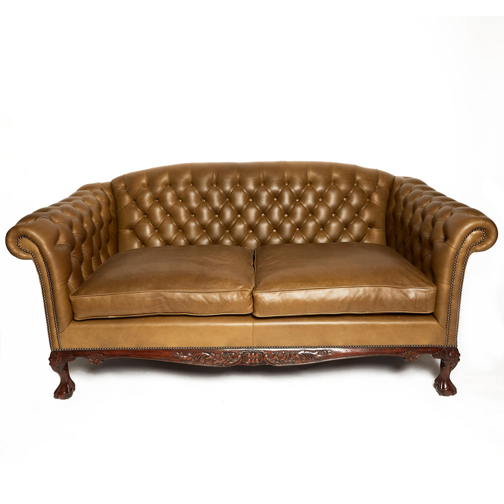 https://a.1stdibscdn.com/traditional-english-leather-shaped-back-chesterfield-sofa-for-sale-picture-9/f_12252/f_216788721607125634965/Chesterfields_0_master.jpg
