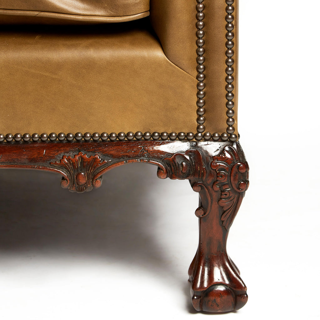 https://a.1stdibscdn.com/traditional-english-leather-shaped-back-chesterfield-sofa-for-sale-picture-2/f_12252/f_216788721607125571582/Chesterfields_1_master.jpg