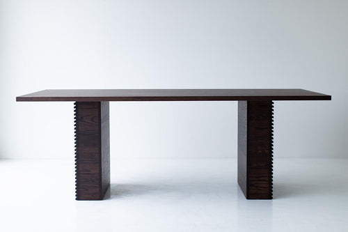 https://a.1stdibscdn.com/bertu-cicely-dining-table-with-chunky-leg-for-sale/f_9720/1674838922814/Cicely_Dining_Table_Chunky_Leg_01_1__master.jpg